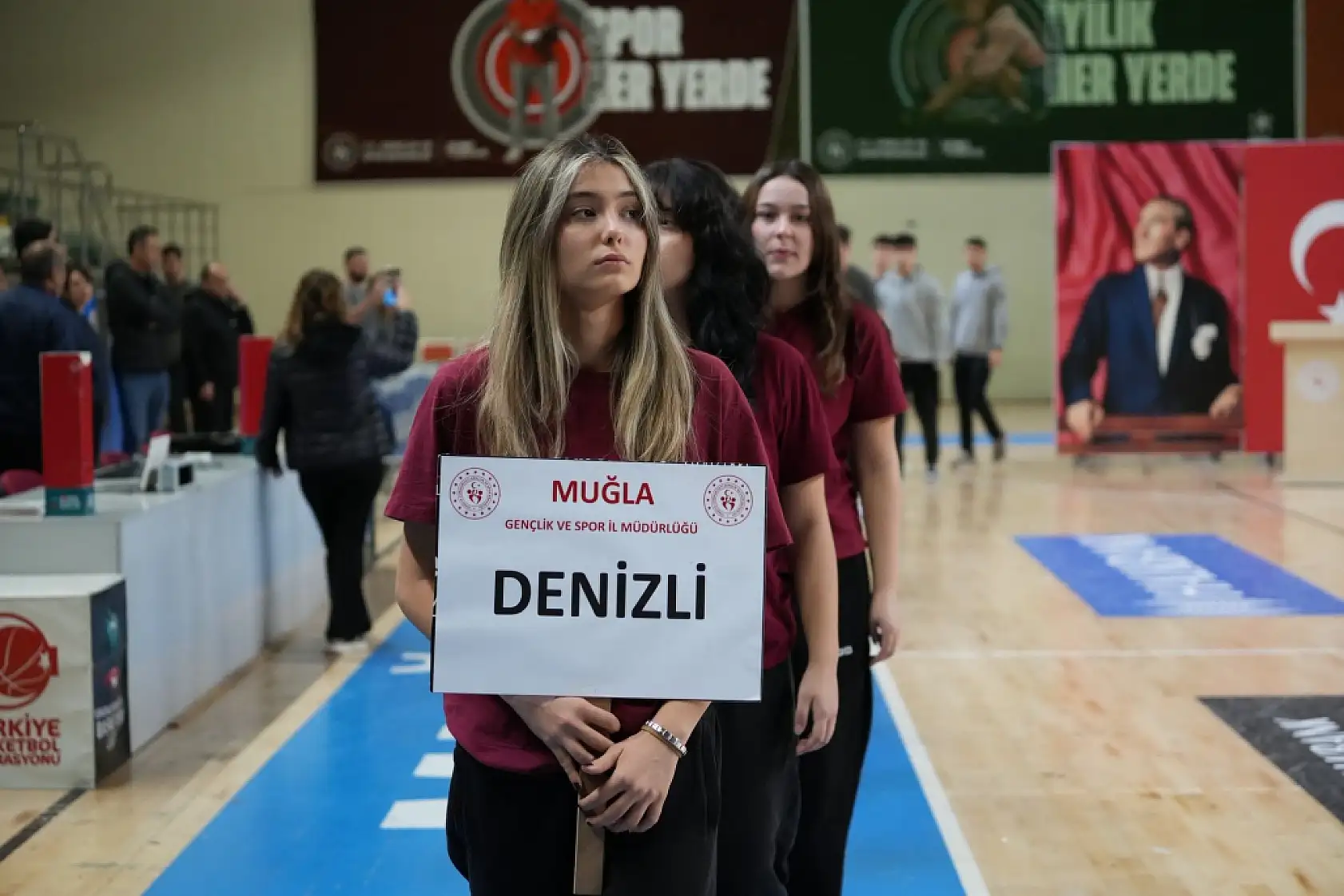 Muğla'da gençler sahaya indi