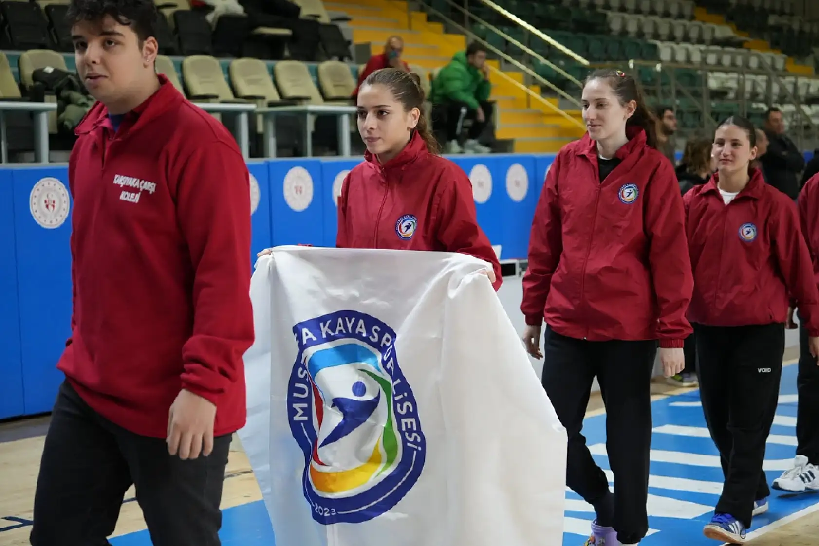 Muğla'da gençler sahaya indi