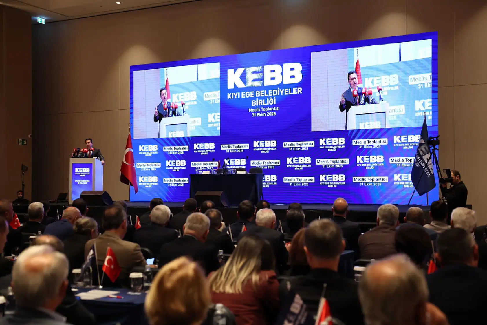 Başkan Aras: 'Bizler günü kurtaran değil, yarını kuran işler için çalışacağız'