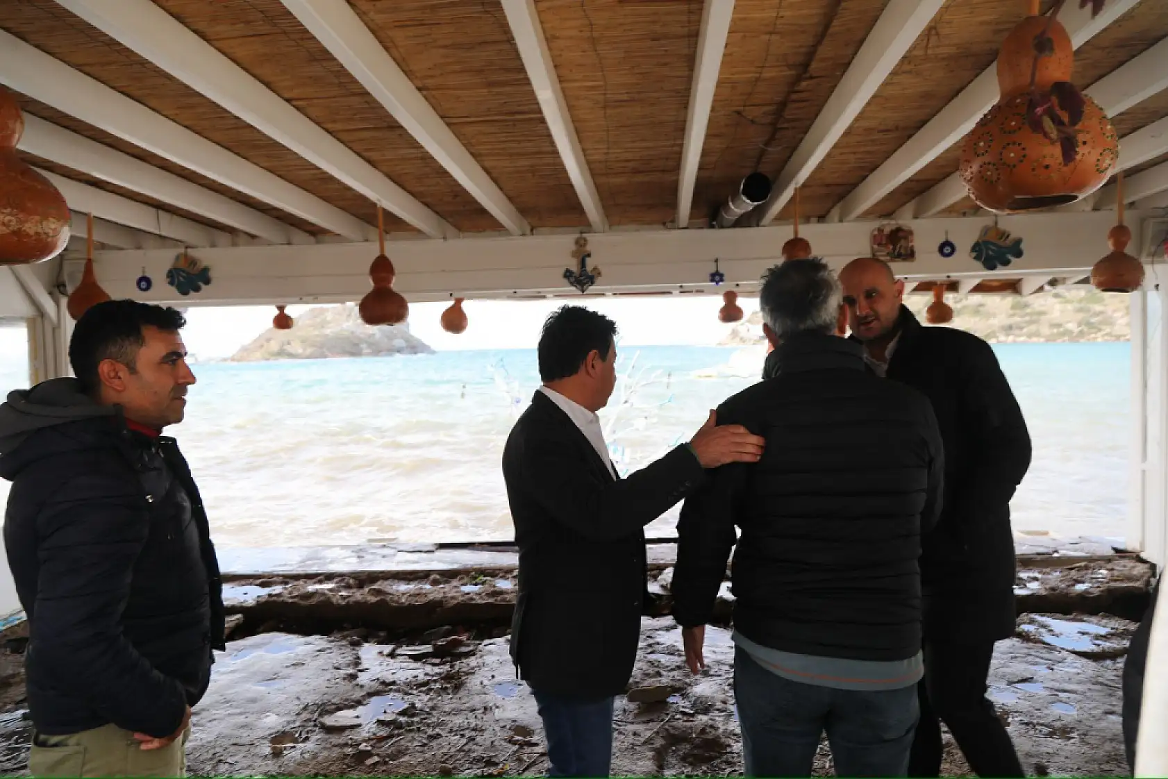 Başkan Aras'tan Fırtınadan Etkilenen İş Yerlerine Ziyaret