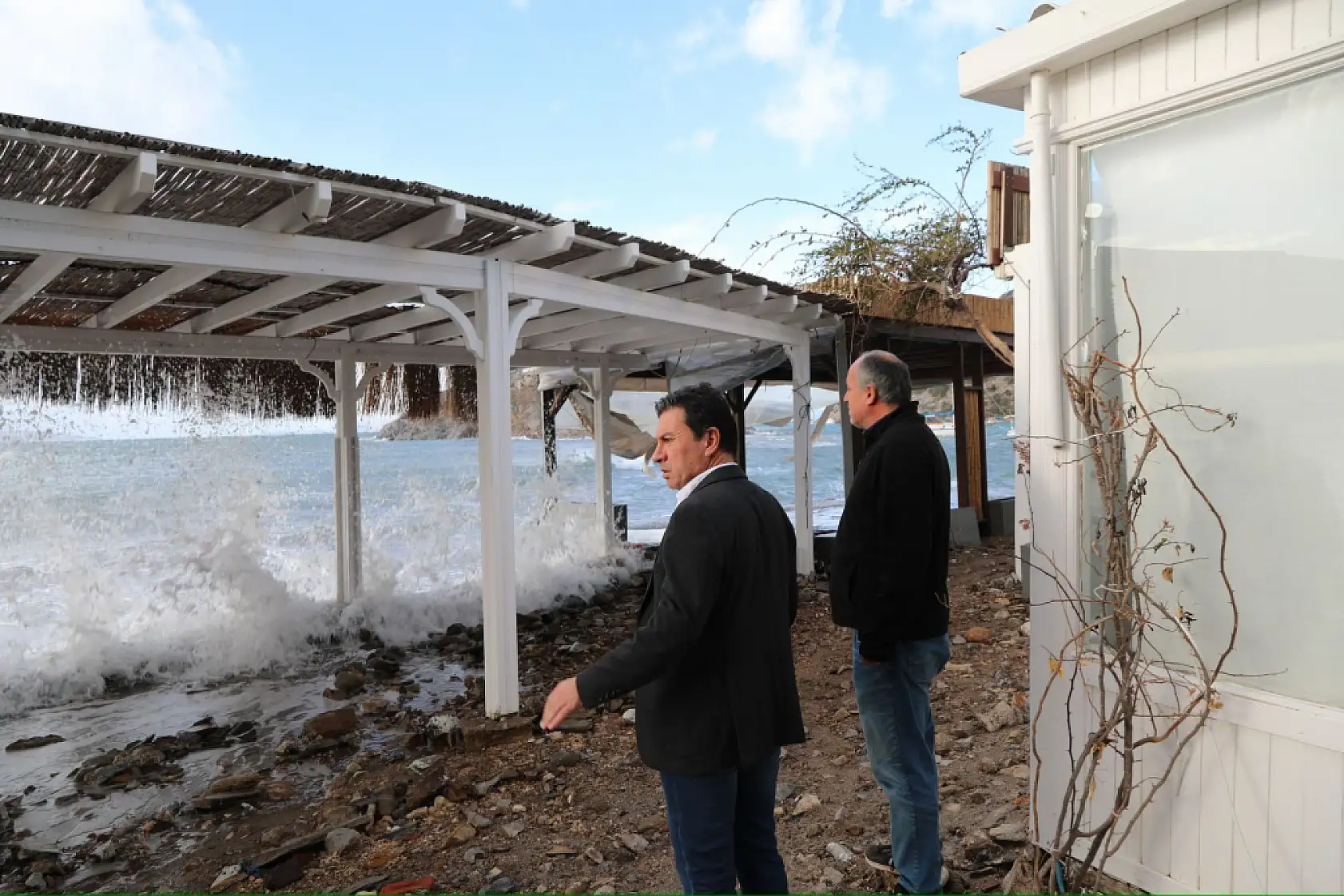 Başkan Aras'tan Fırtınadan Etkilenen İş Yerlerine Ziyaret