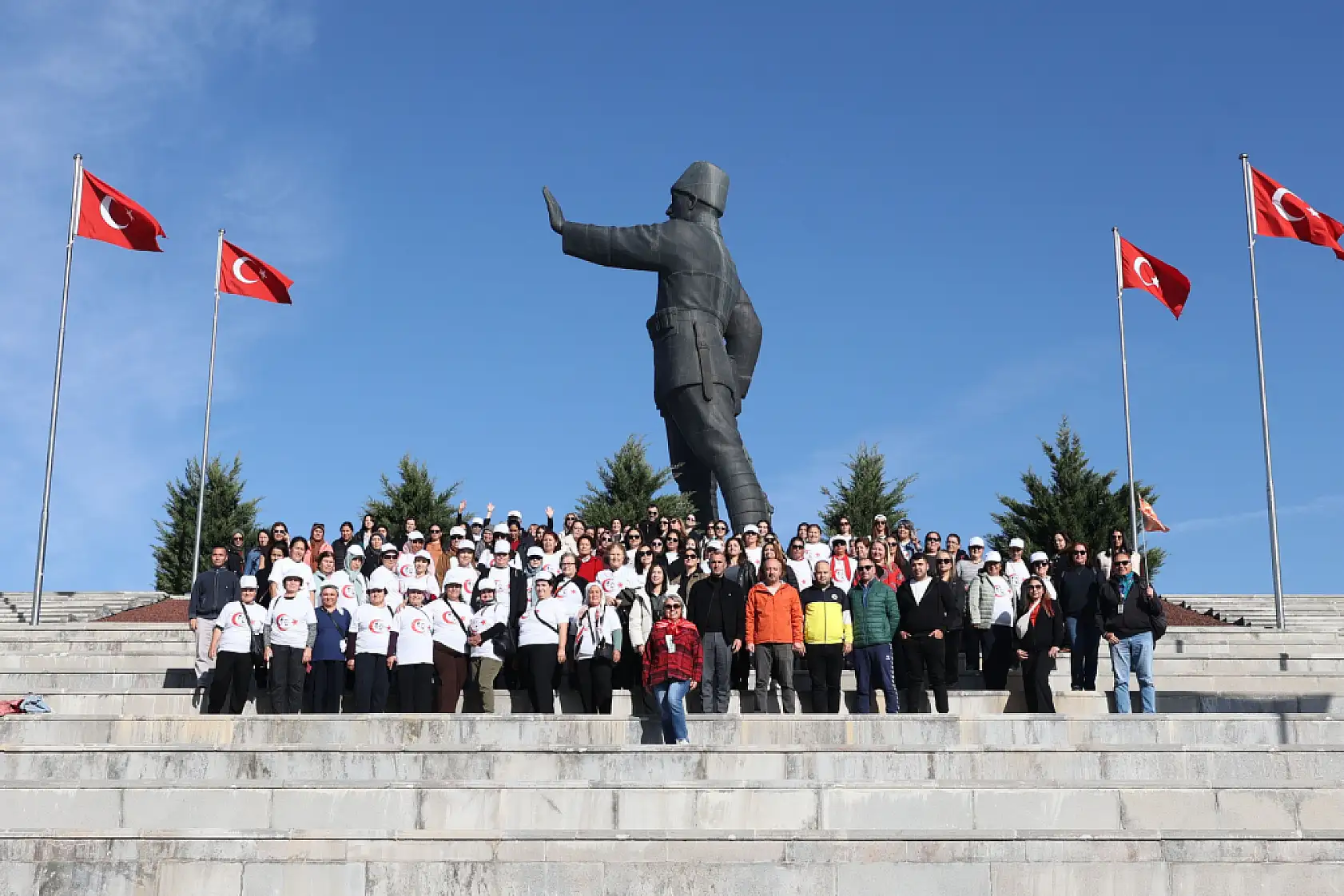 Muğla Büyükşehir Cumhuriyet'in 102. Yılında 102 Kadını Anıtkabir'e Götürdü