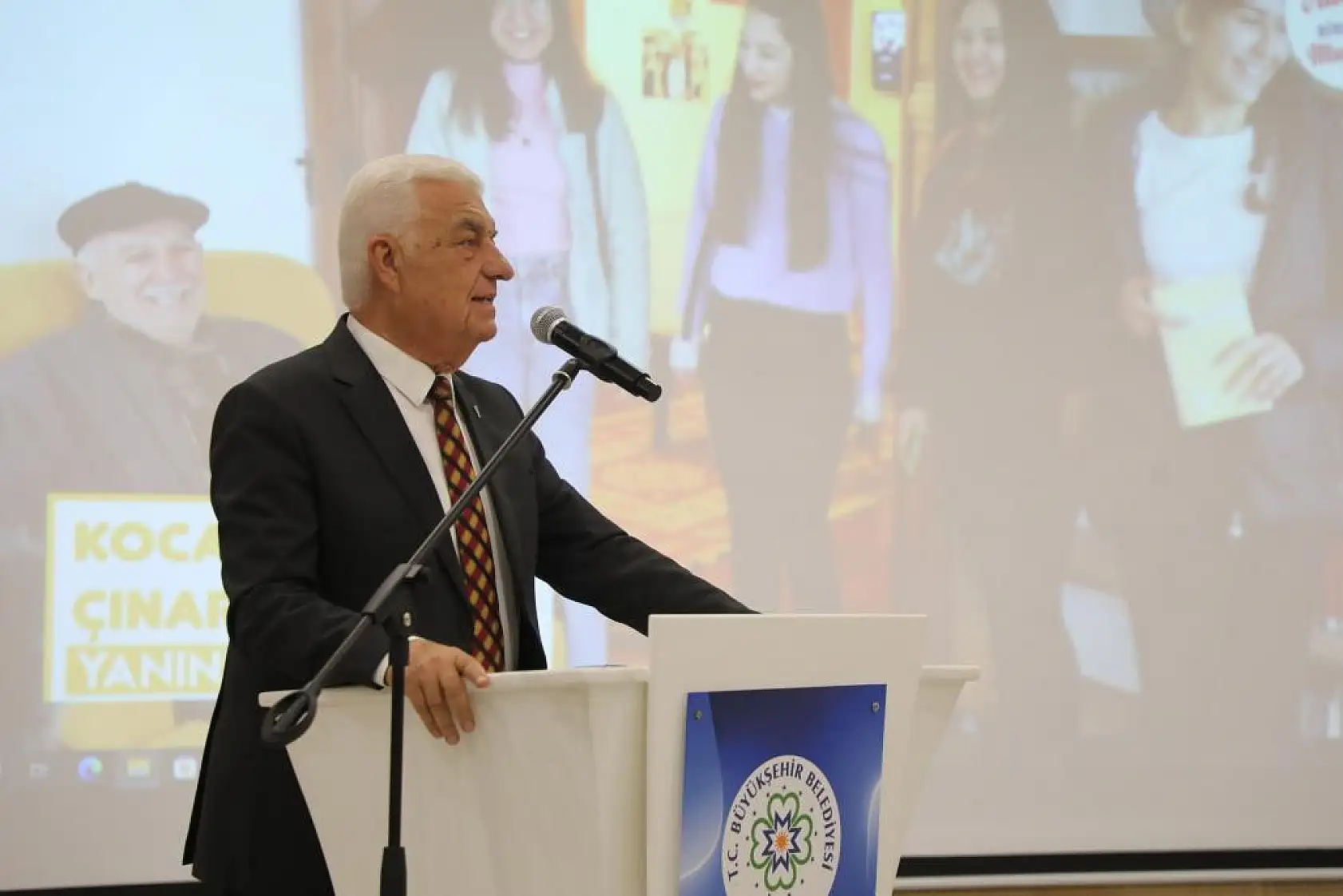 Yaşlı Çınarlar Doyasıya Eğlendi