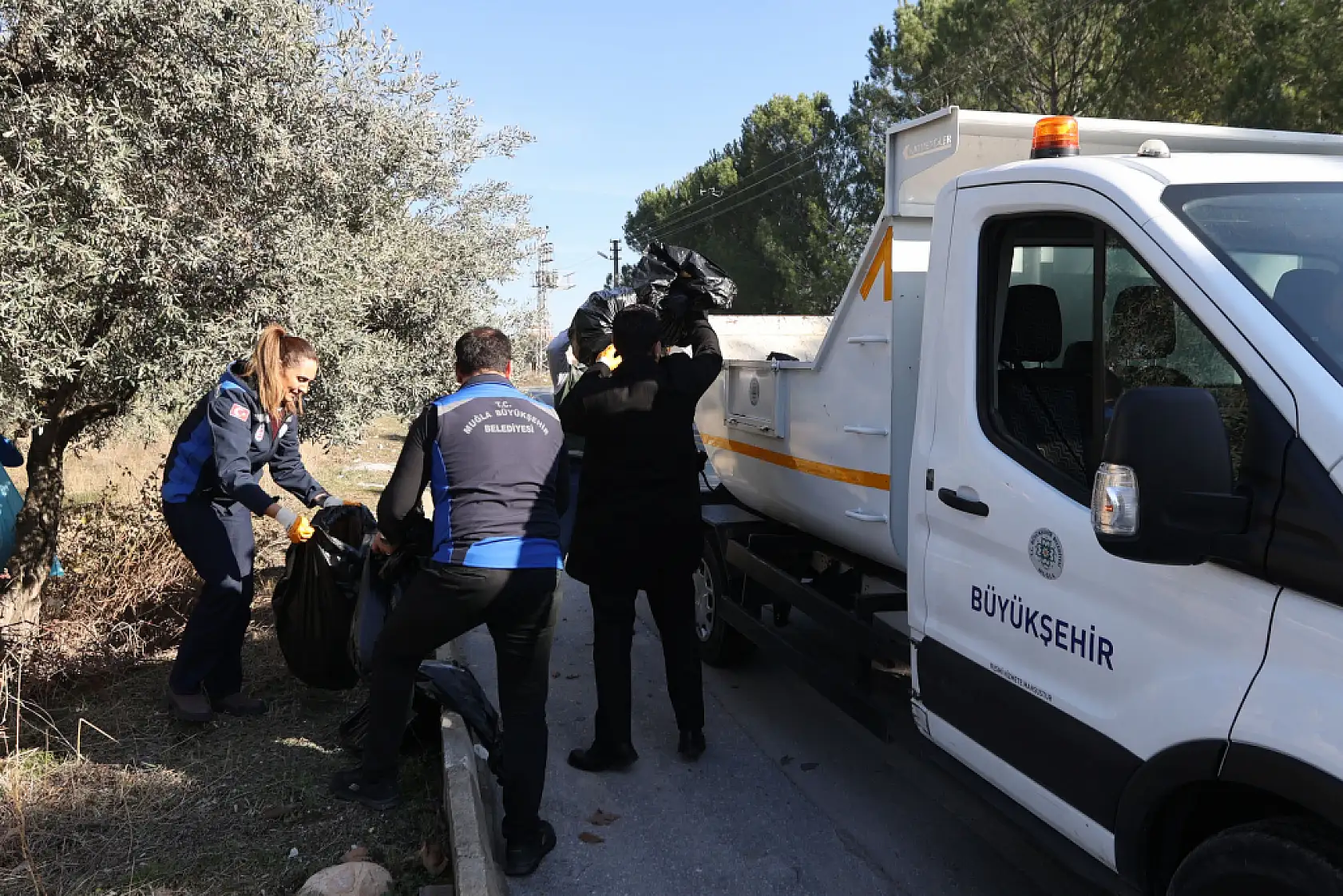 Muğla Büyükşehir'den 13 İlçede Çevre Temizliği Seferberliği