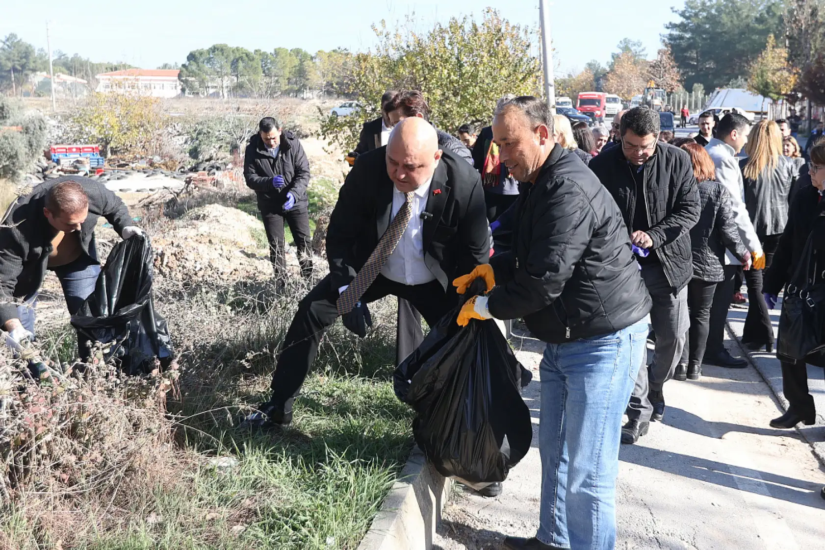 Muğla Büyükşehir'den 13 İlçede Çevre Temizliği Seferberliği
