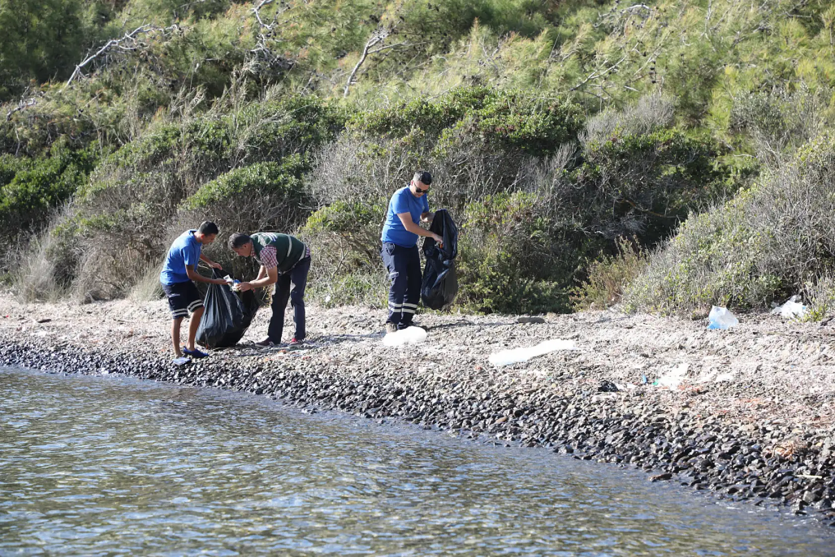 Muğla Büyükşehirden Araçsız Koylara Denizden Müdahale