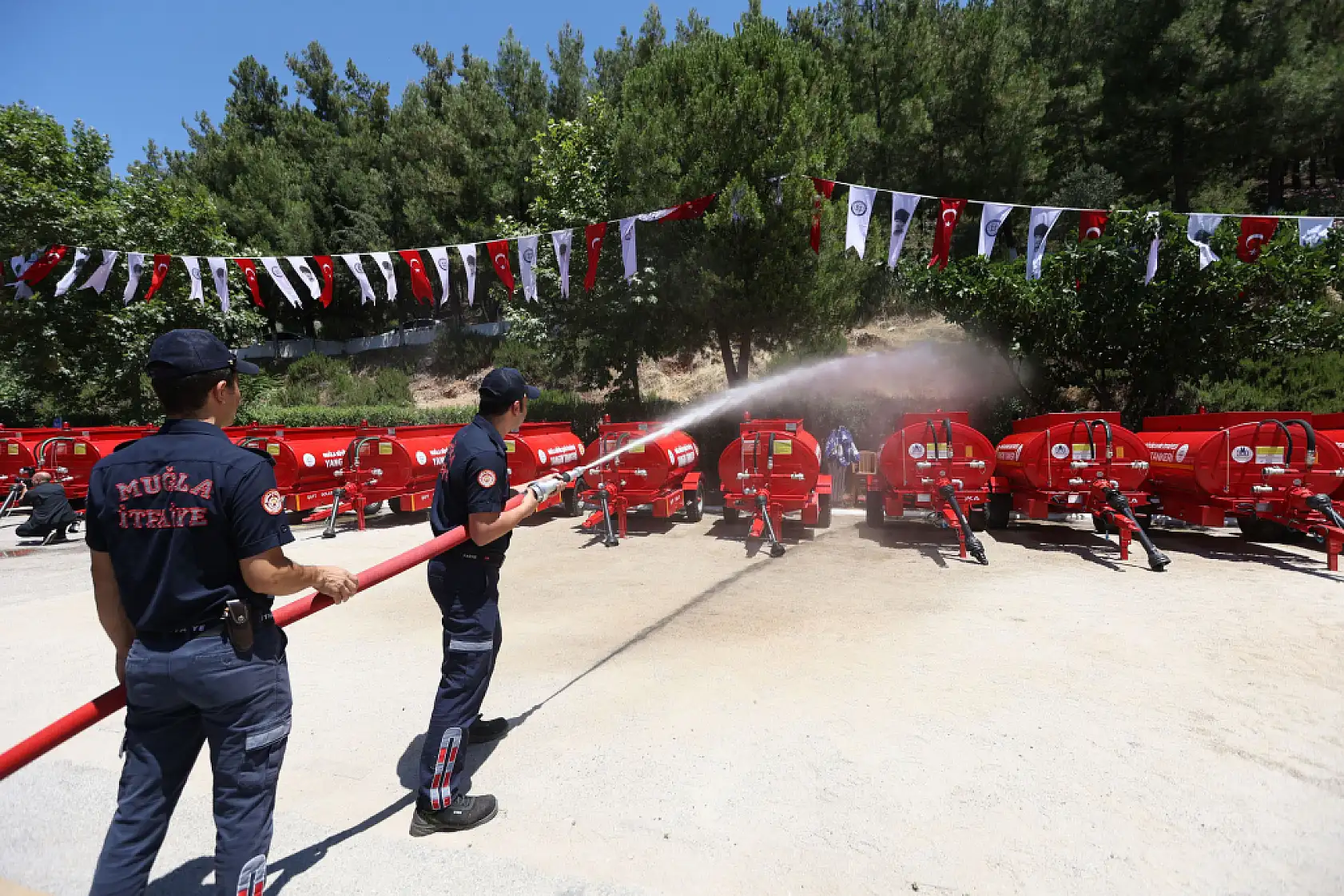 Büyükşehir'den Yangınlara Karşı Güçlü Adım: Kırsala Yangın Tankeri Desteği