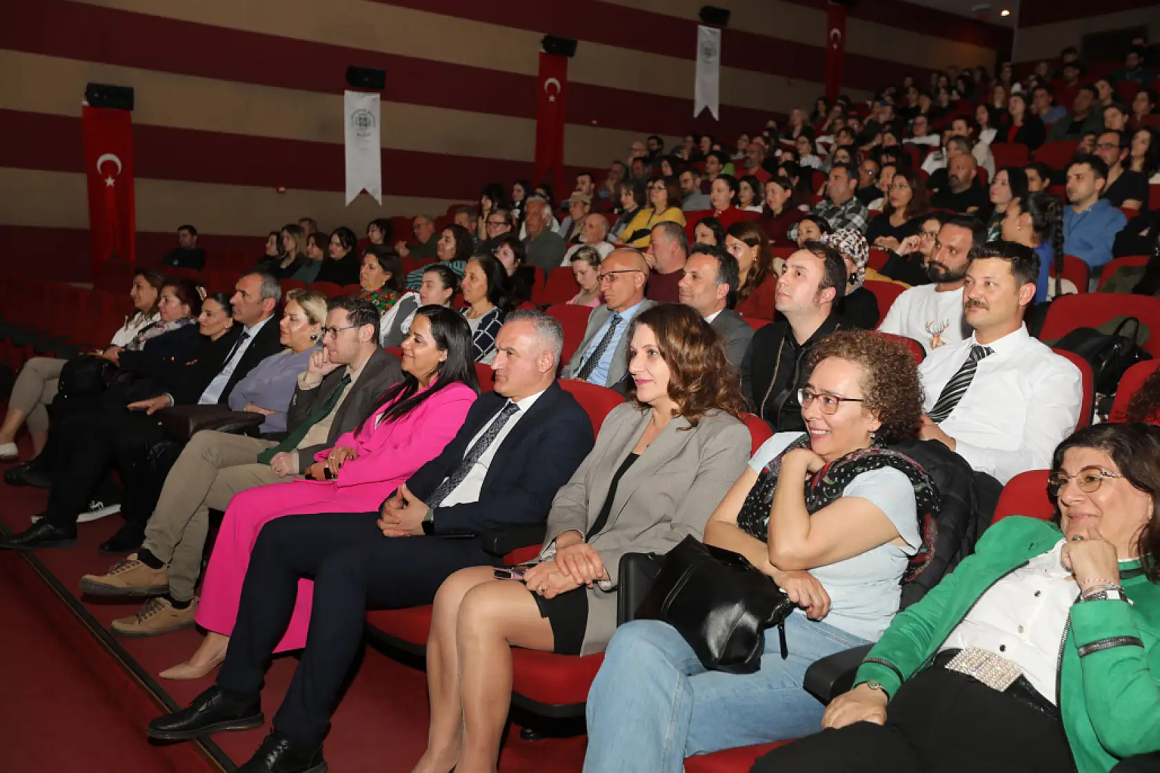 Büyükşehir'in ev sahipliğinde Kadının Sesi sahneden yükseldi
