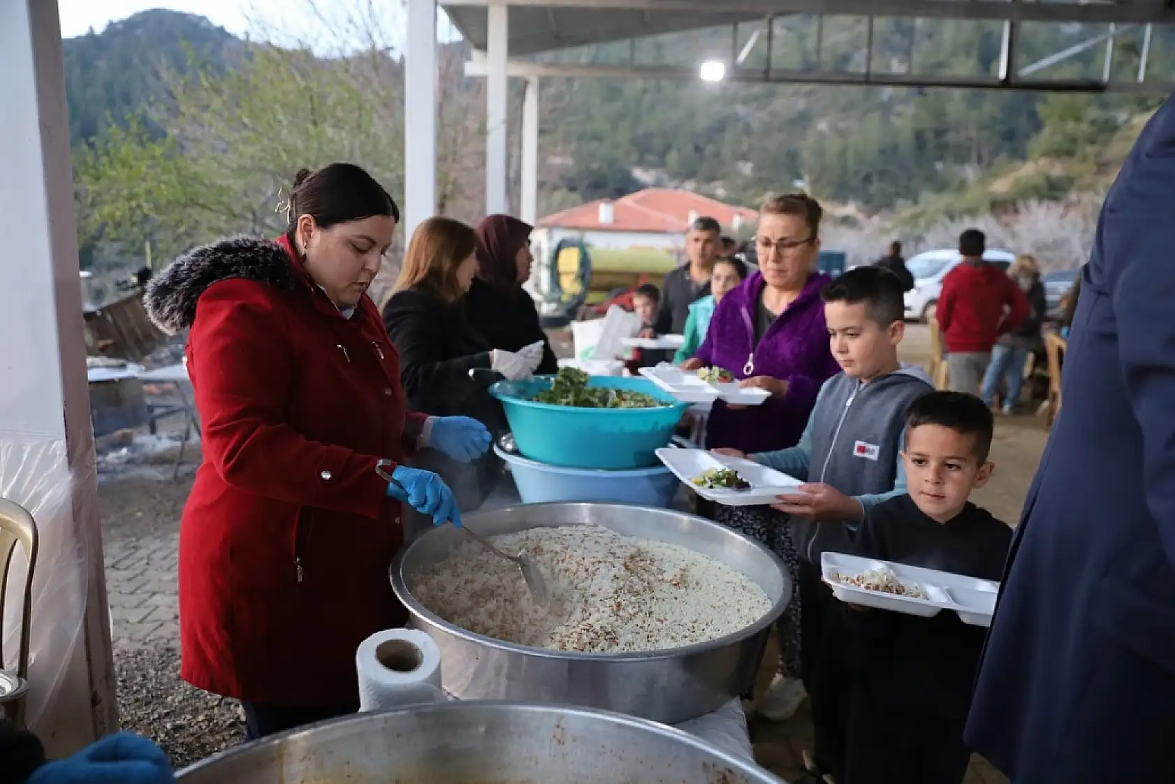 Dalaman'da binlerce kişi iftar sofrasında buluşuyor