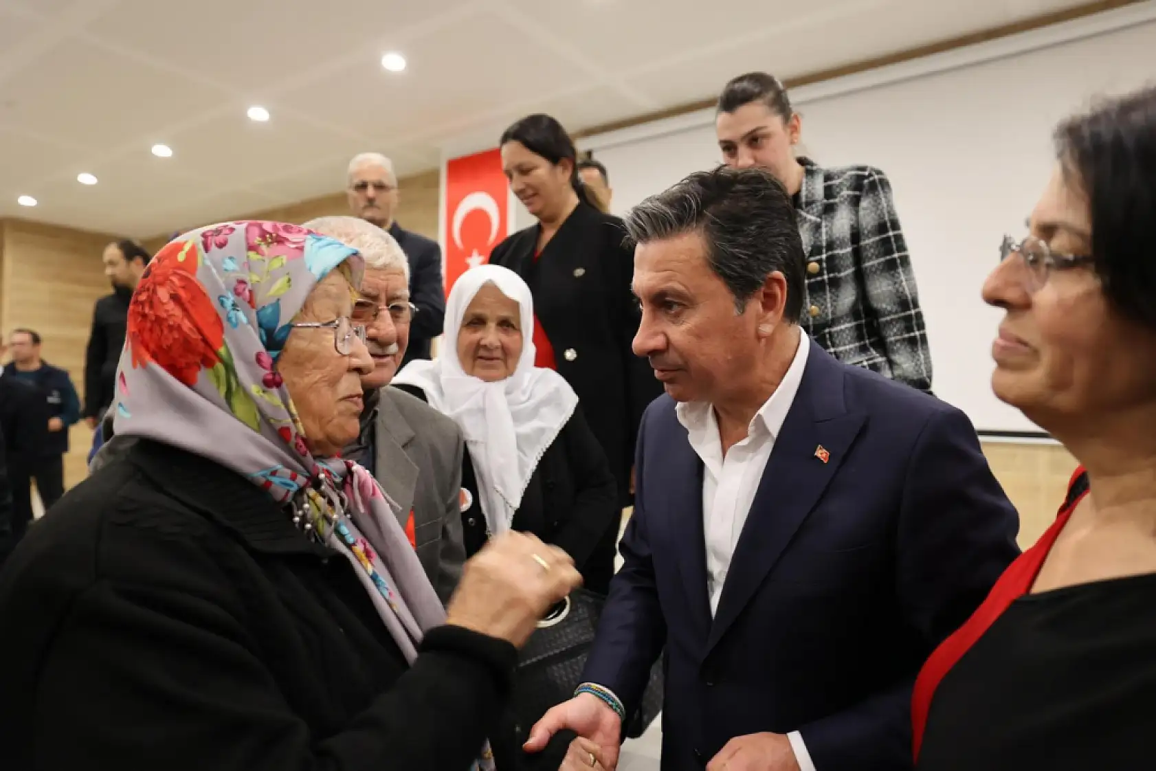 Büyükşehir'den şehitlerimize vefa: Muğla Şehitler Albümü tanıtıldı