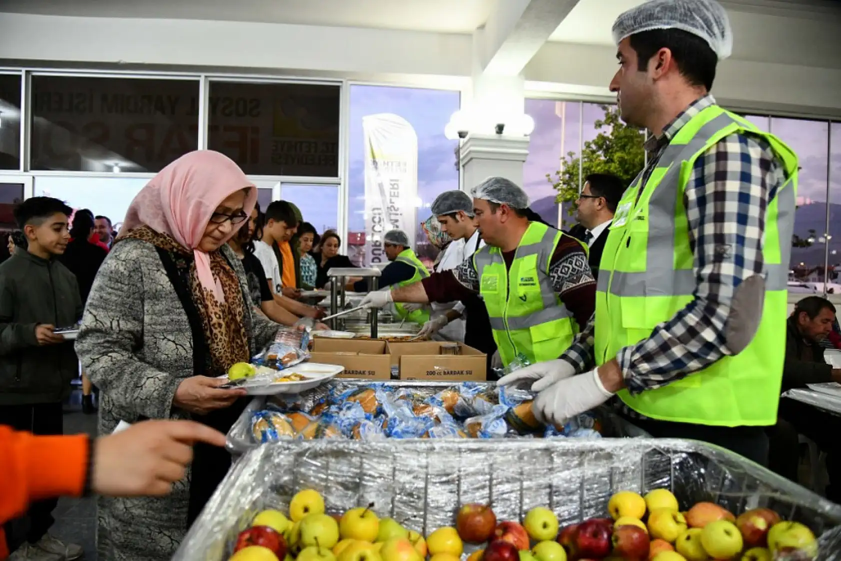 Fethiye Belediyesi'nden Her Gün İftar Organizasyonu