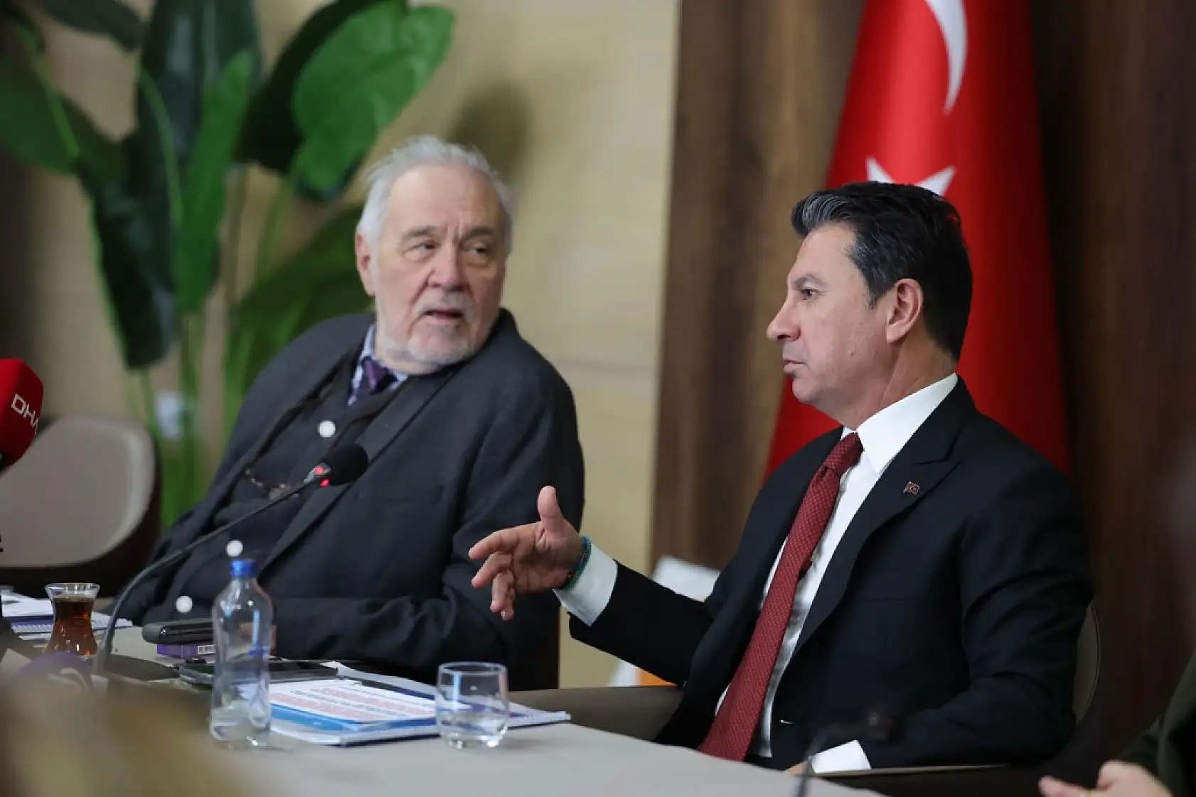Başkan Aras ın Dünya Kenti Muğla Vizyonu İlber Ortaylı'nın Fikirleri ile Güçleniyor