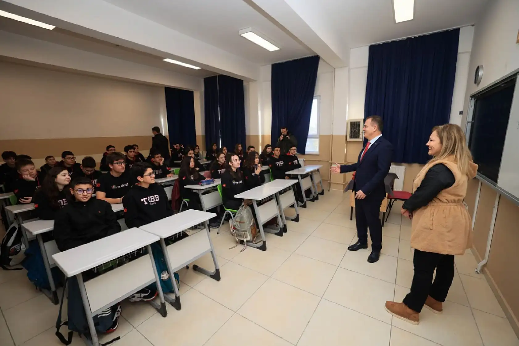 Yeni dönemin ilk dersini, Vali Dr. İdris Akbıyık verdi