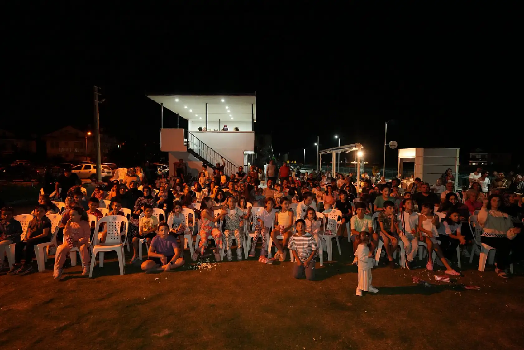 Seydikemer Belediyesinden Çocukların Yüzünü Güldüren Karaoke Gecesi