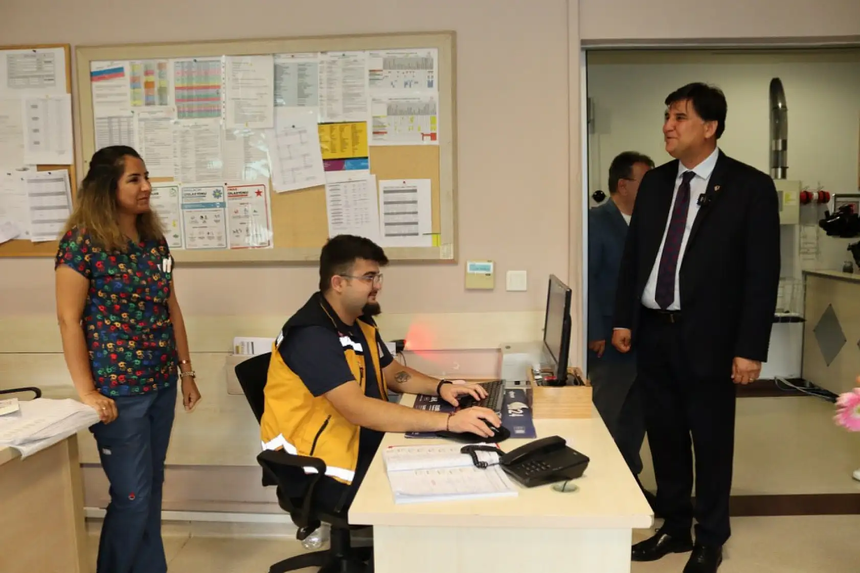 Karaca, 'Doktorlarımız Ve Sağlık Çalışanlarımıza Minnettarız'