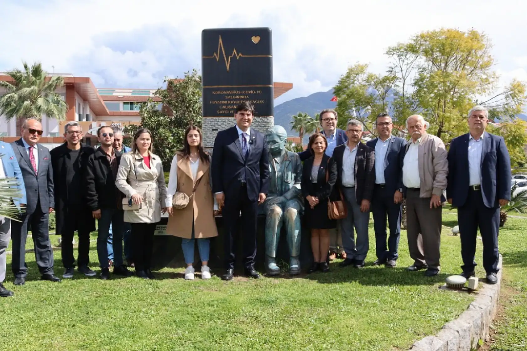 Karaca, 'Doktorlarımız Ve Sağlık Çalışanlarımıza Minnettarız'