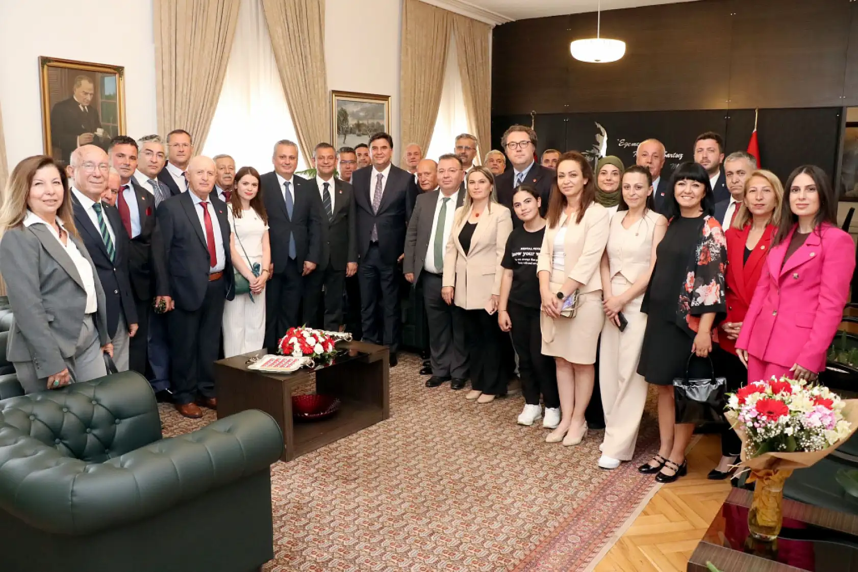 Başkan Karaca, CHP Genel Başkanı Özgür Özel ile Görüştü