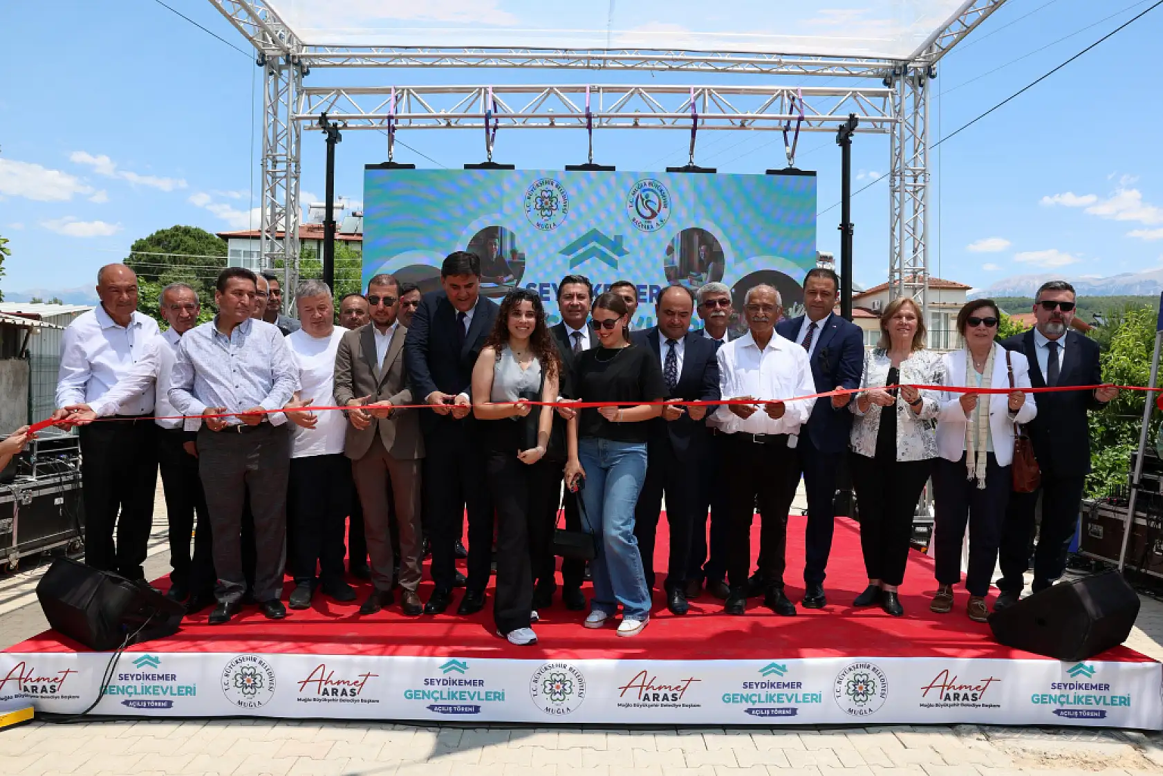 Seydikemer Gençlik Evi törenle açıldı