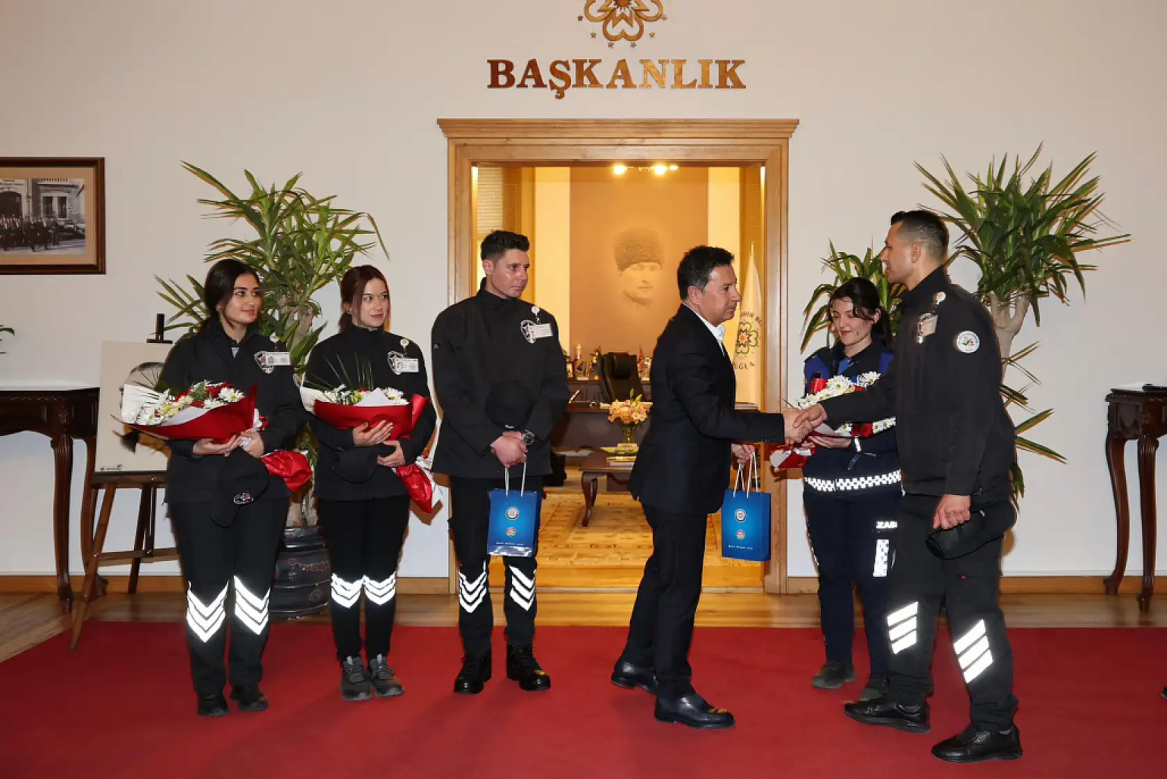 Uyuşturucuya Geçit Vermeyen Ekibe Başkan Aras'tan Ödül