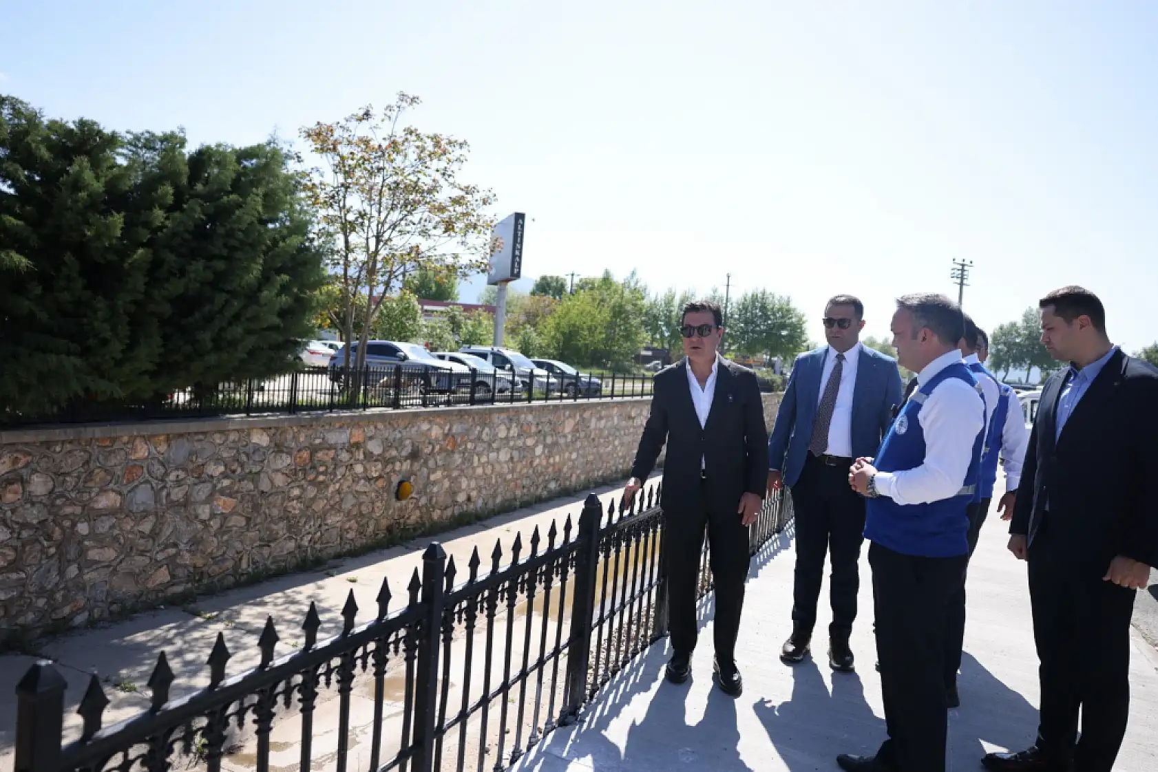 Başkan Aras, tamamlanan yol çalışmasını yerinde inceledi