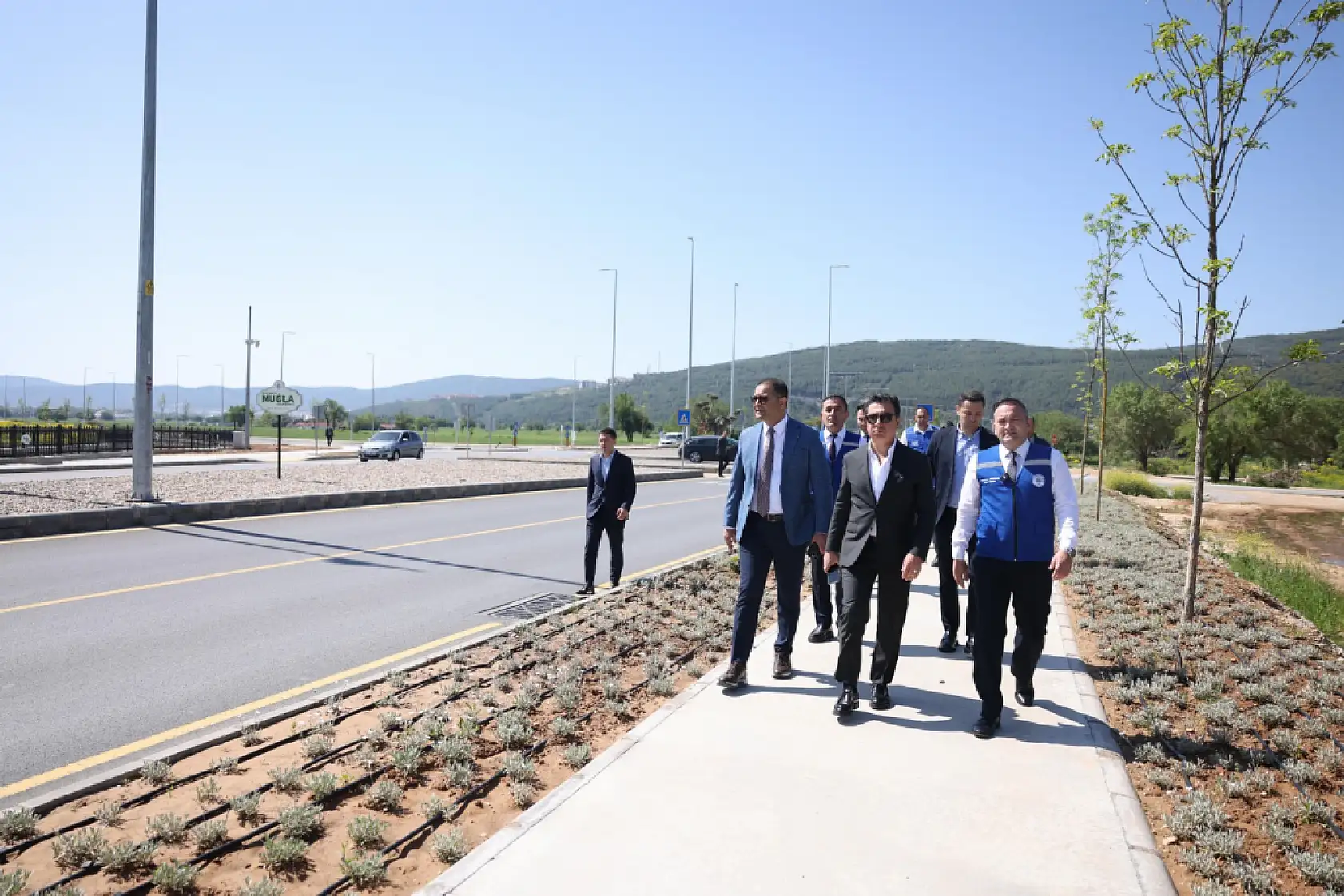 Başkan Aras, tamamlanan yol çalışmasını yerinde inceledi