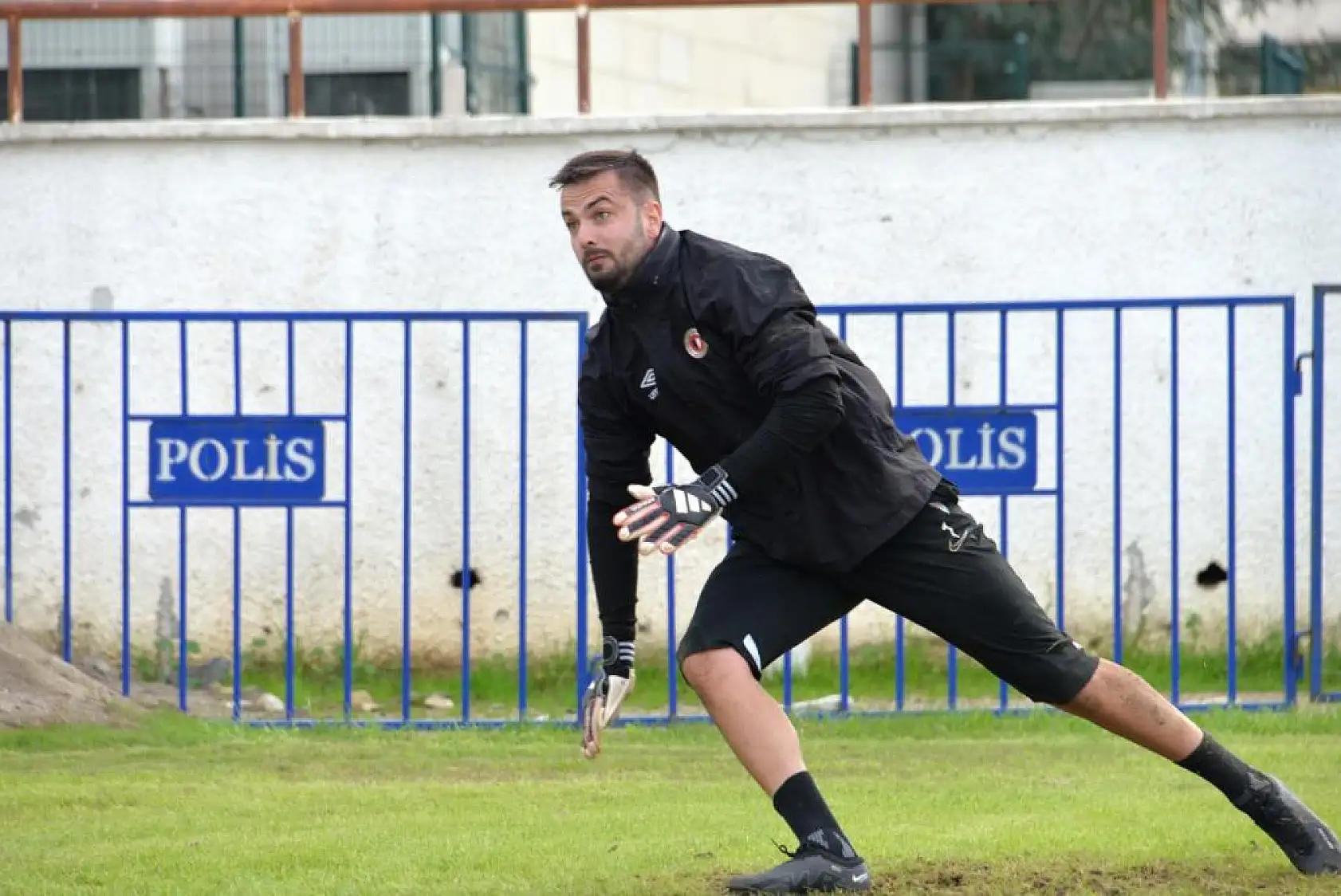 Fethiyespor'da Etimesgut Mesaisi Sürüyor