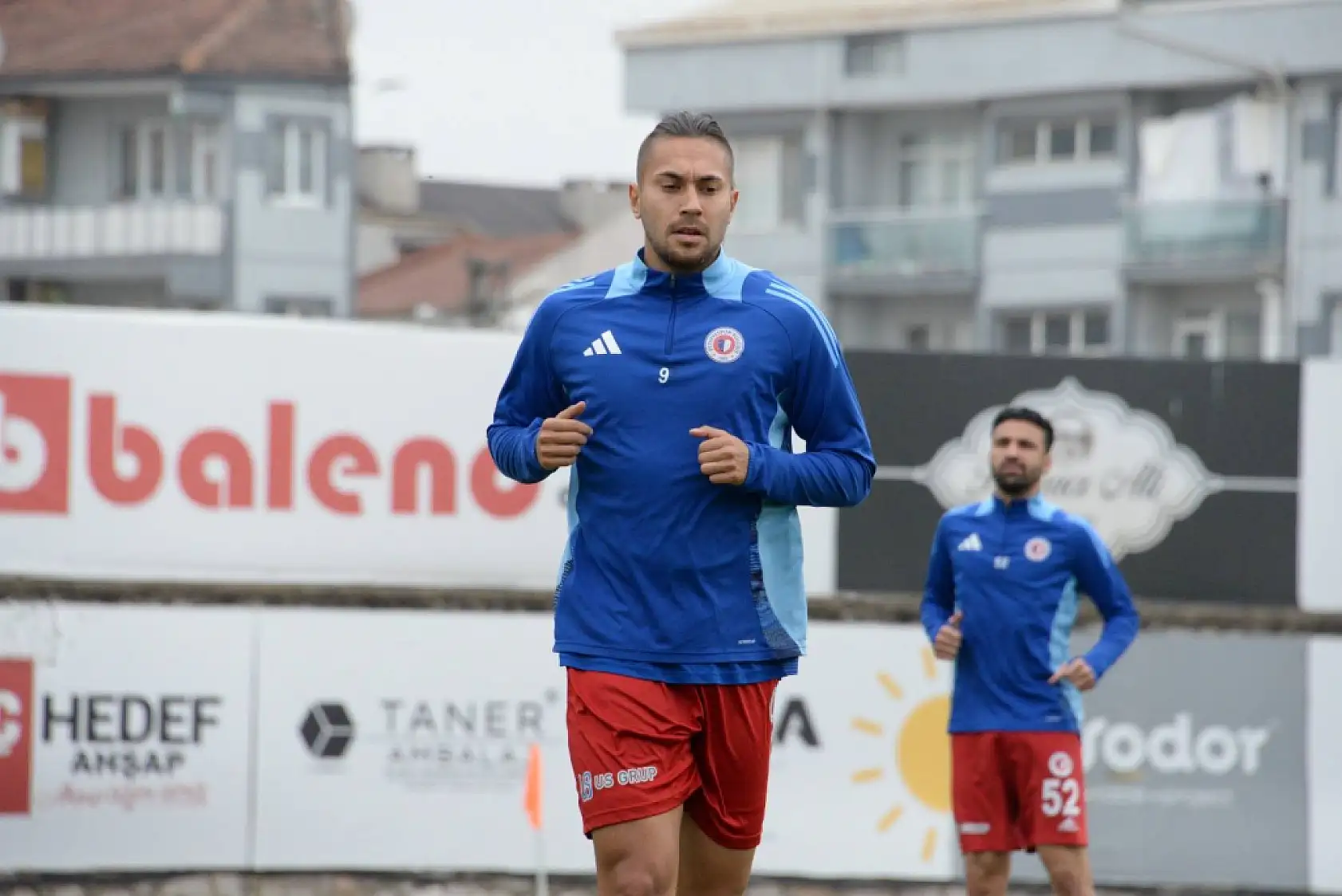 Fethiyespor'da iki futbolcuyla 3 yıllık sözleşme imzalandı