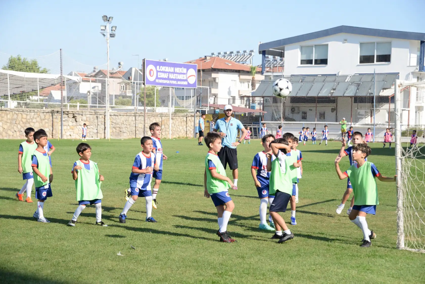 Fethiyespor Futbol Okulu'nda eğitimler sürüyor