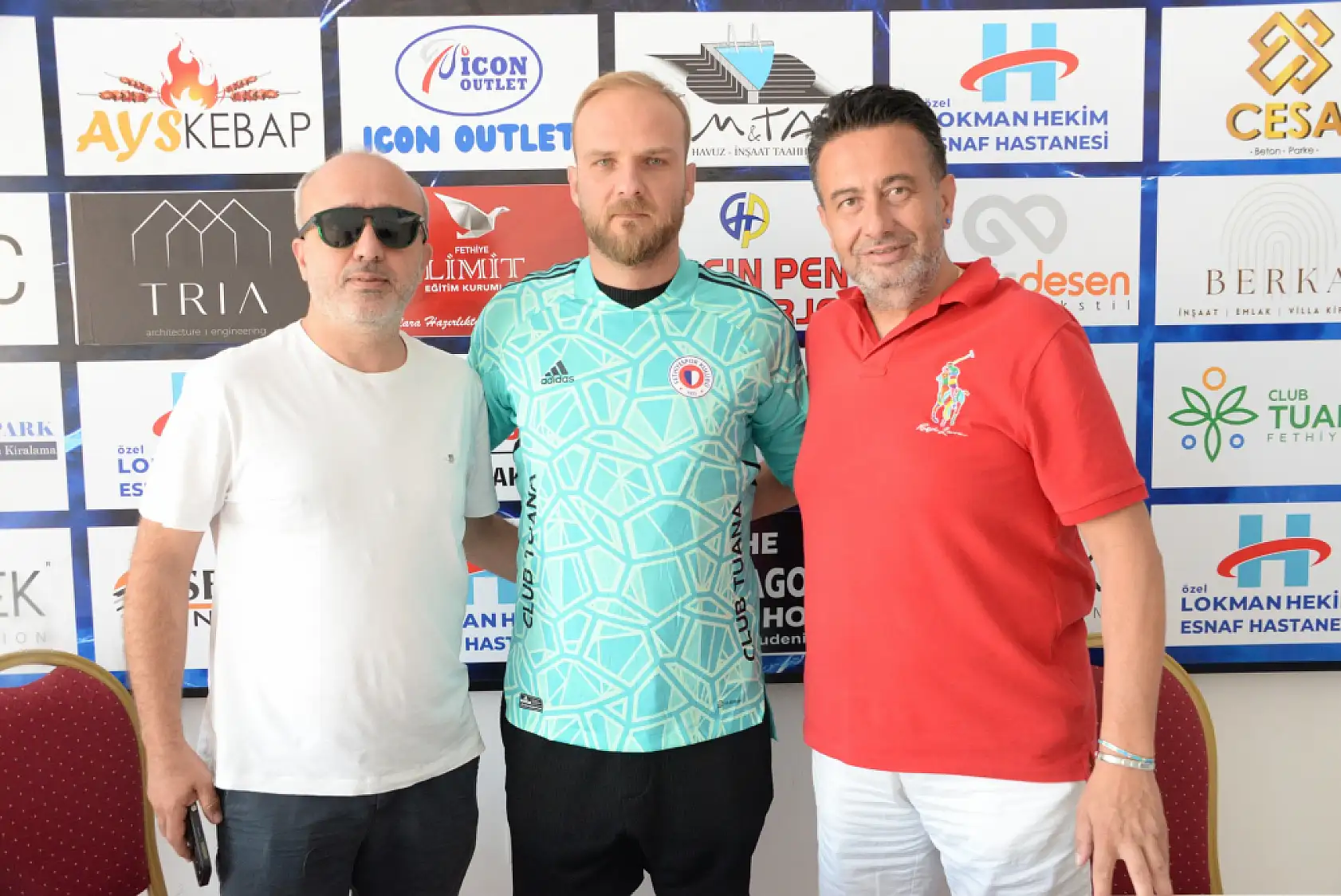 Fethiyespor Kaleyi Sağlama Aldı, Hakan Canbazoğlu'nu Renklerine Bağladı