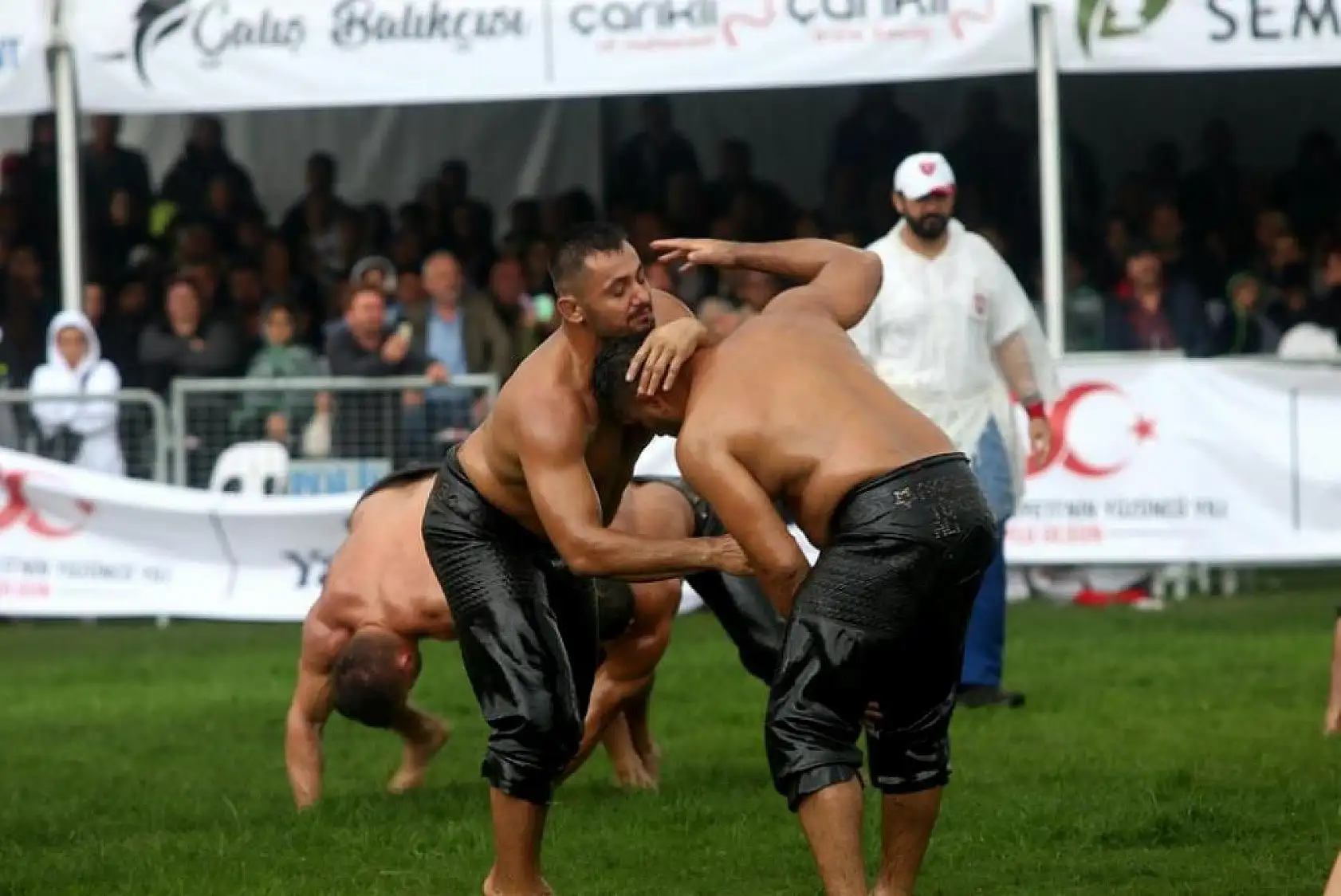 Fethiye Ramazan Çatal Yağlı Güreşlerini 'Mustafa Batu' Kazandı