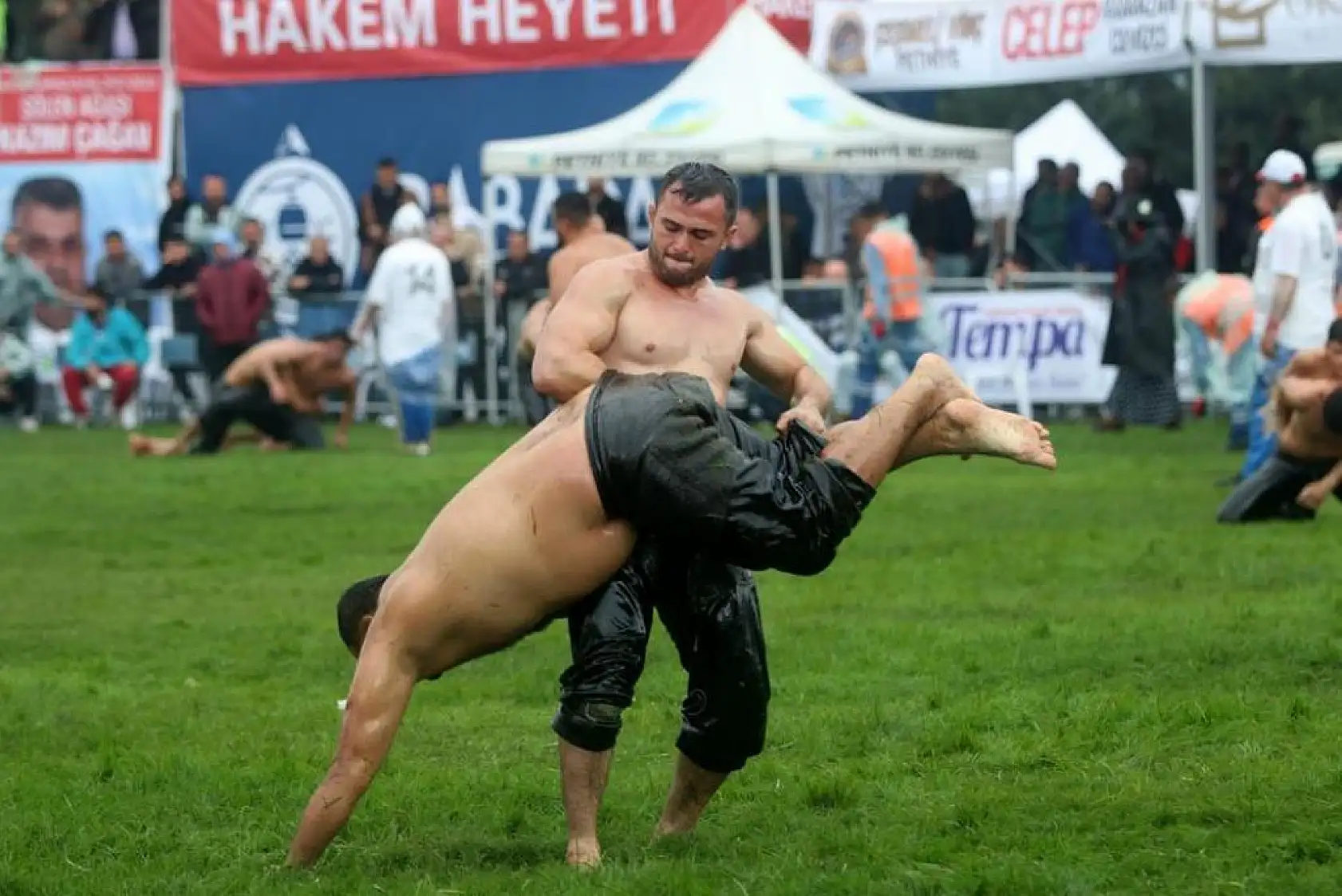 Fethiye Ramazan Çatal Yağlı Güreşlerini 'Mustafa Batu' Kazandı