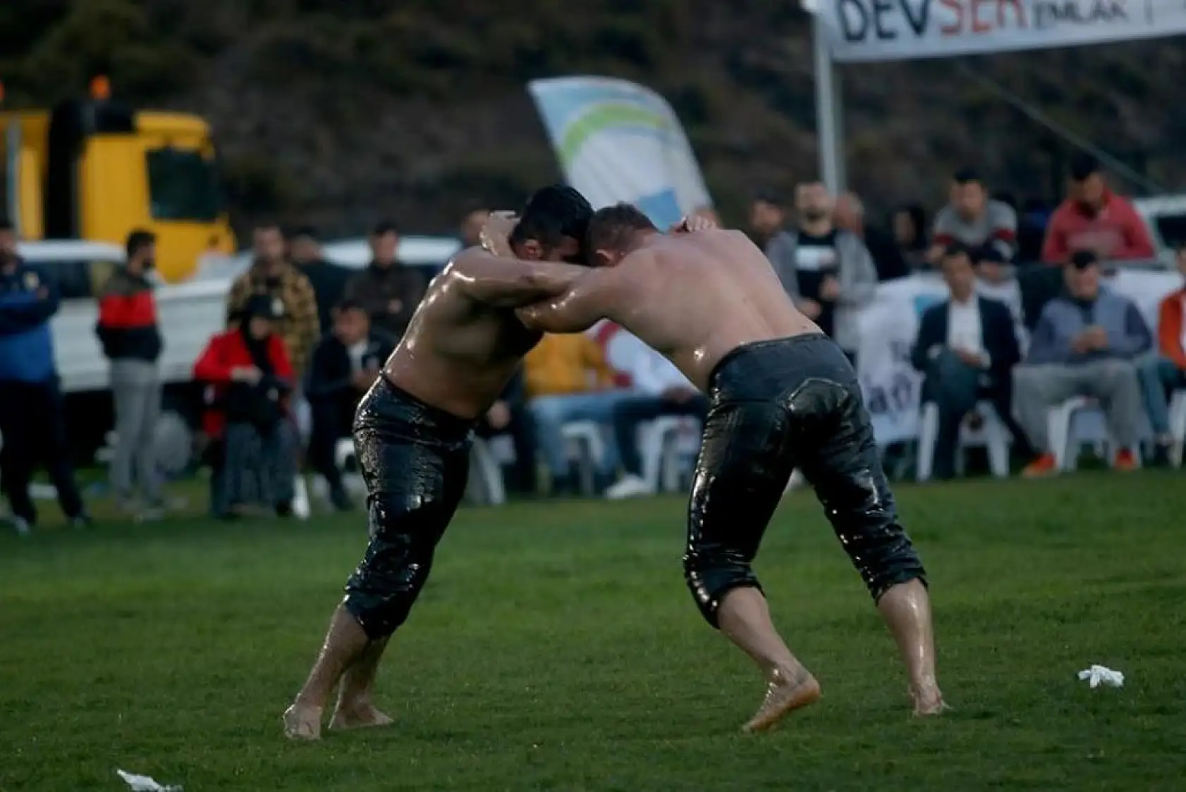 Fethiye Ramazan Çatal Yağlı Güreşlerini 'Mustafa Batu' Kazandı