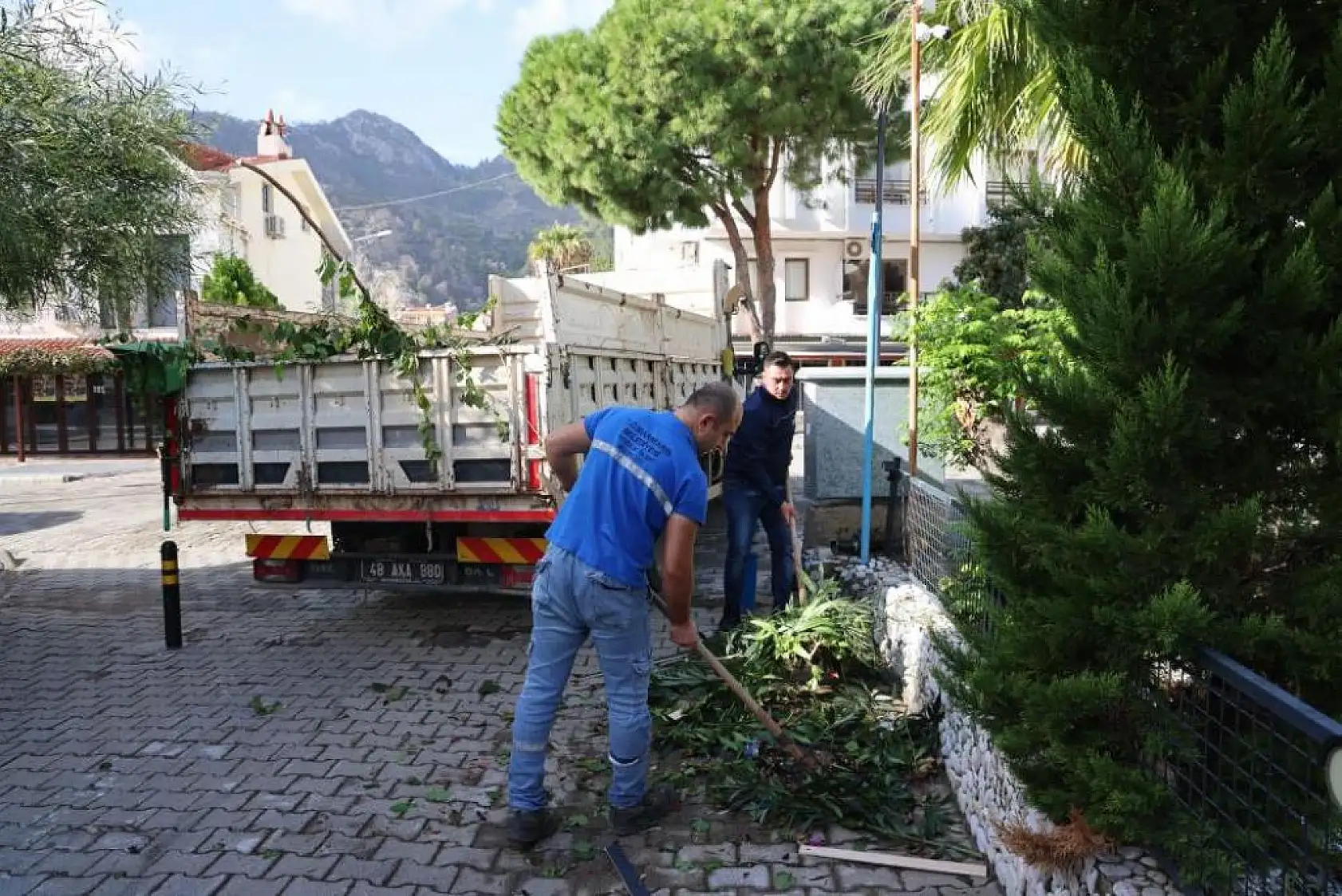 Belediye temizlik çalışmalarına devam ediyor
