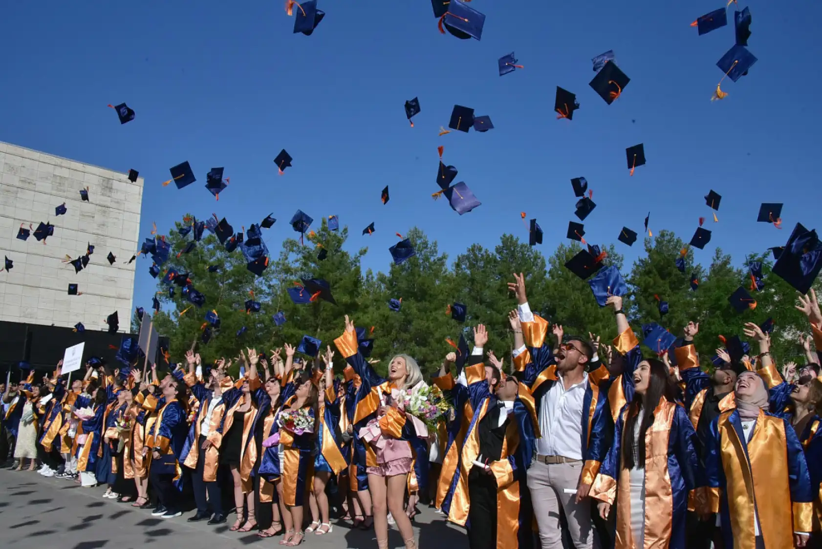 MSKÜ İİBF'de mezuniyet coşkusu