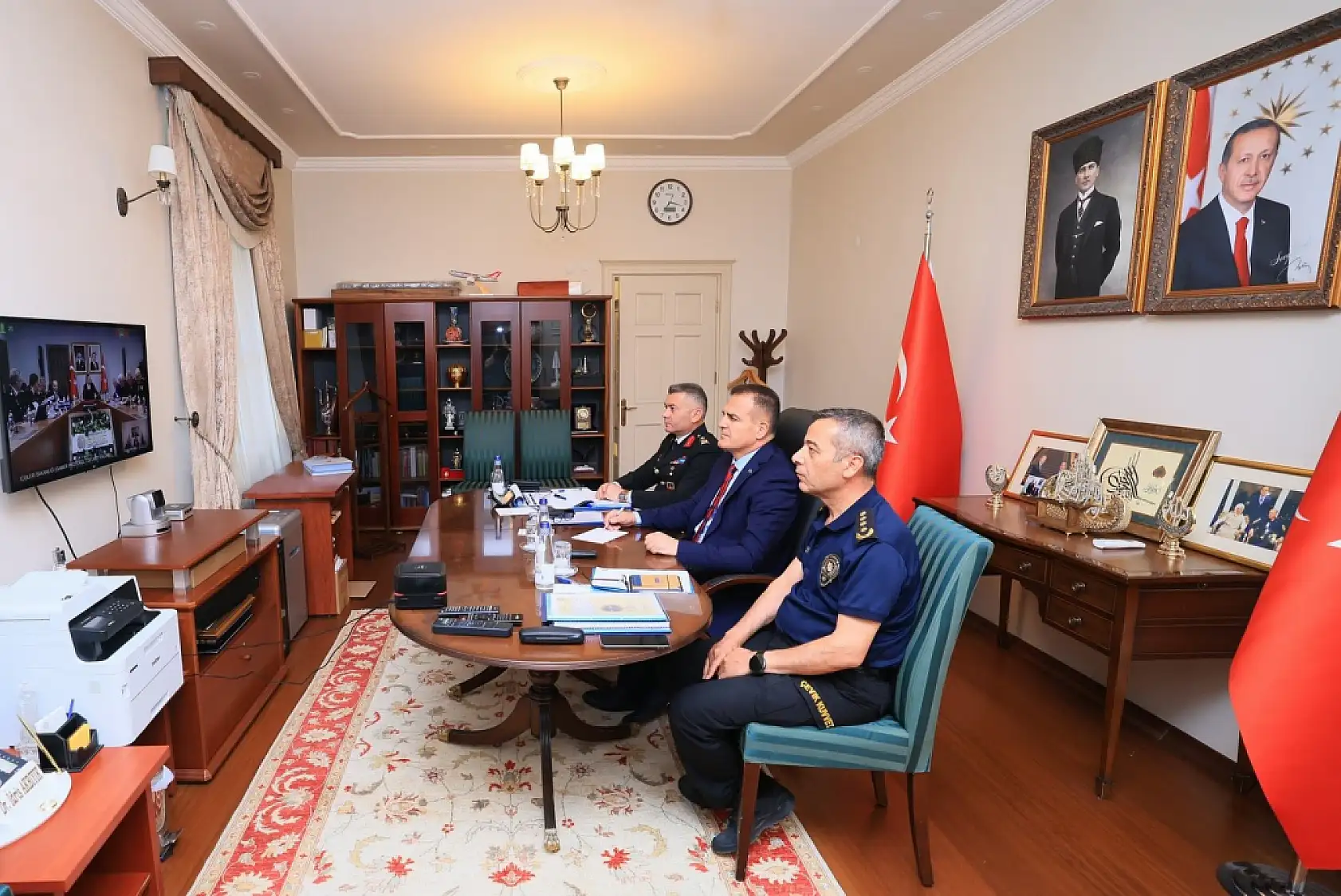 Muğla Valisi Akbıyık, asayiş ve güvenlik toplantısına katıldı