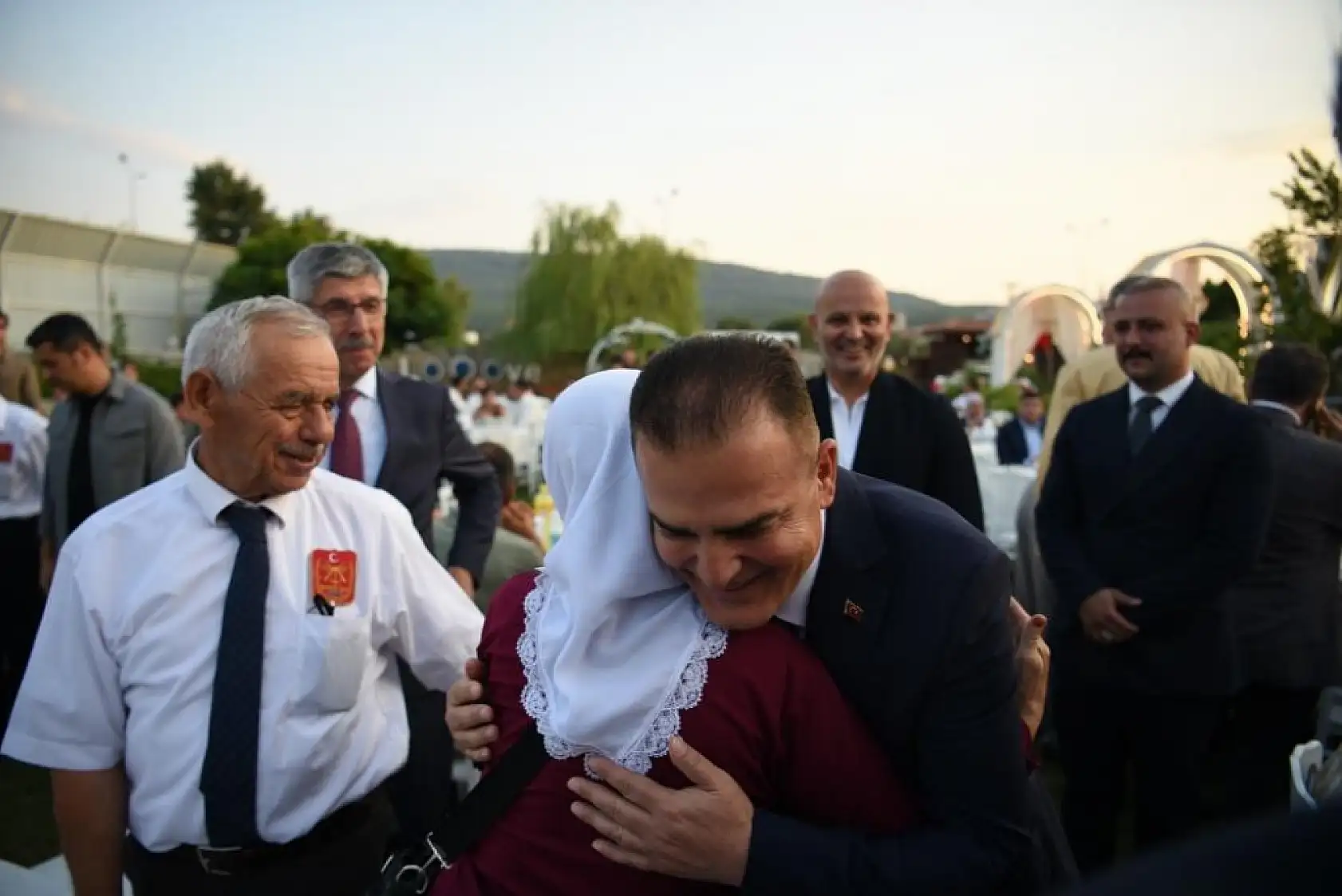 Vali Akbıyık, şehit yakınları ve gazilerle bir araya geldi