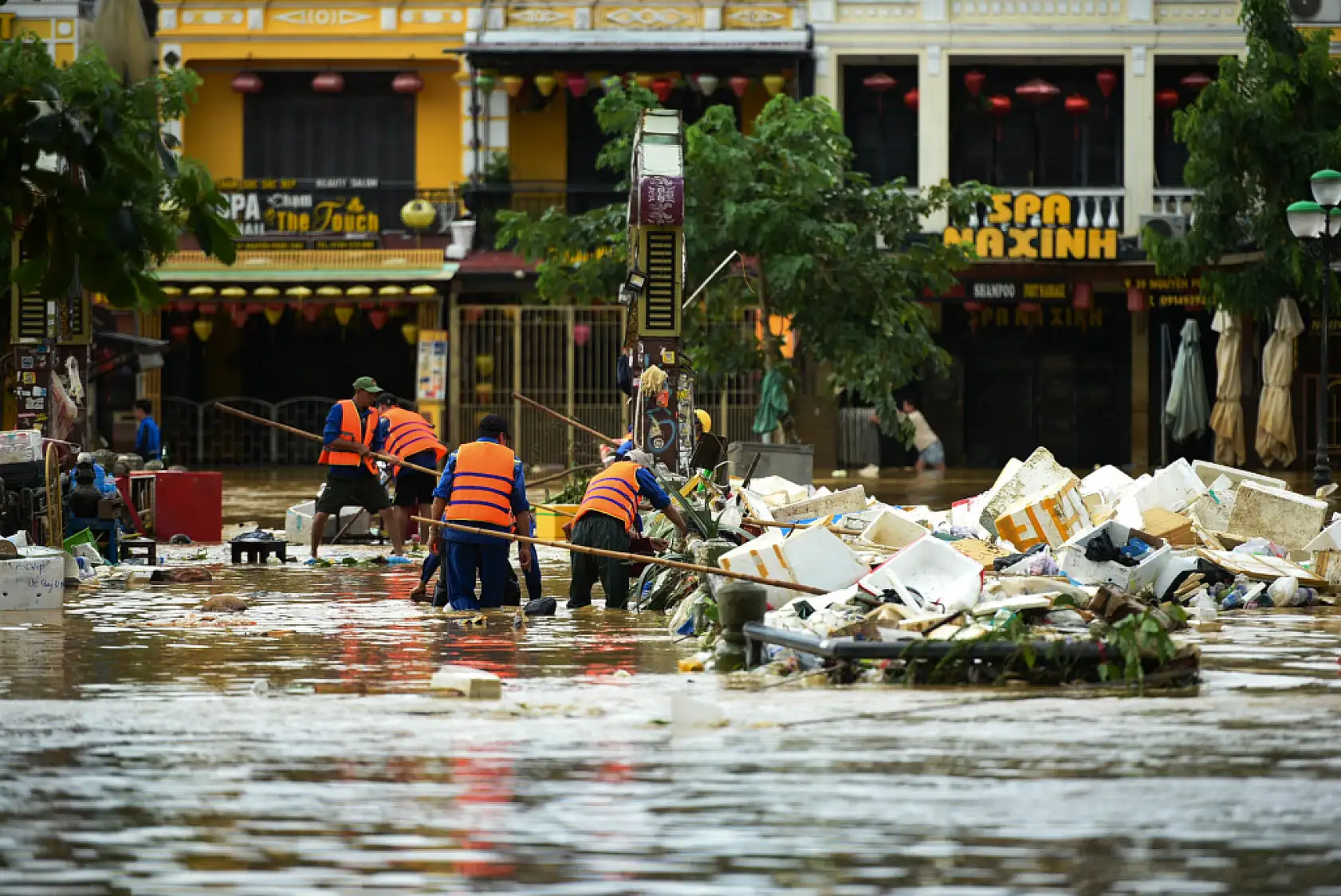 Vietnam'daki selde can kaybı 35'e yükseldi
