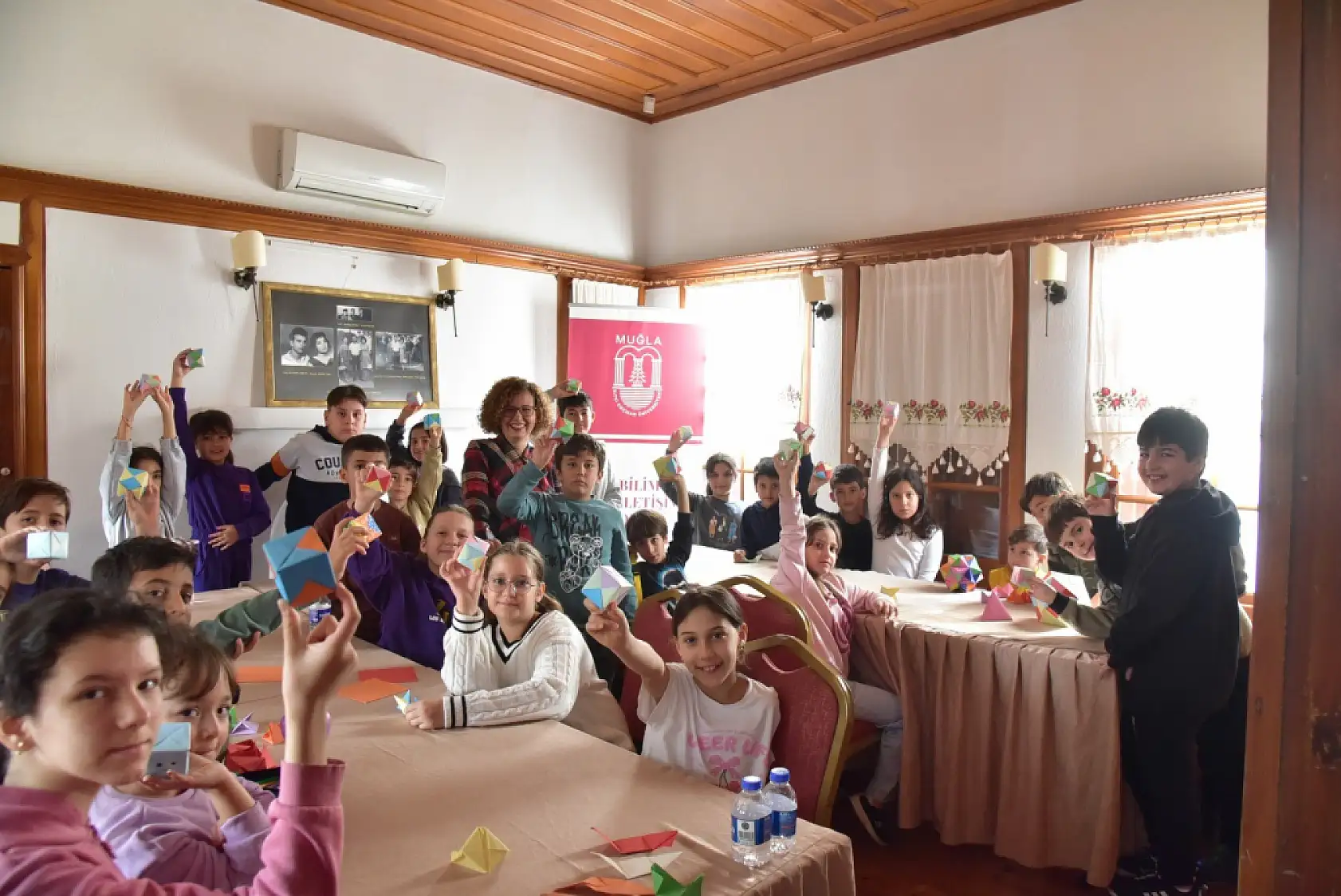 MSKÜ Bilim ve Sanat Evi'nde, çocuklar origami ile geometrinin dünyasını keşfetti