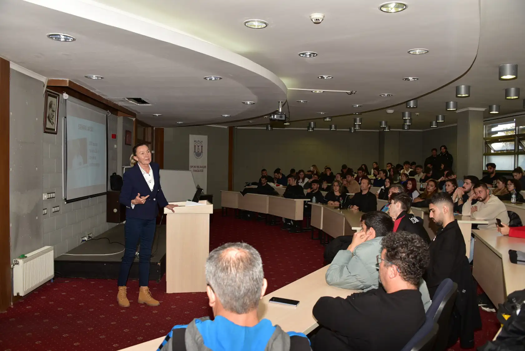 Eski Atlet Semra Aksu MSKÜ'de Öğrencilerle Buluştu