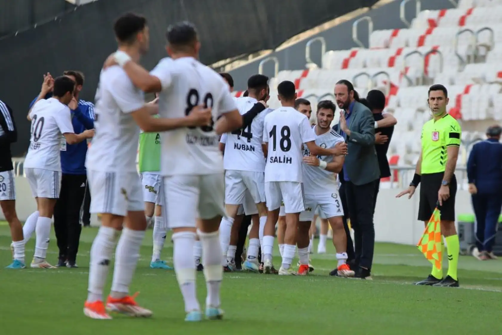 Nesine 2.Lig Beyaz Grup'ta Final Niteliğinde Maç!