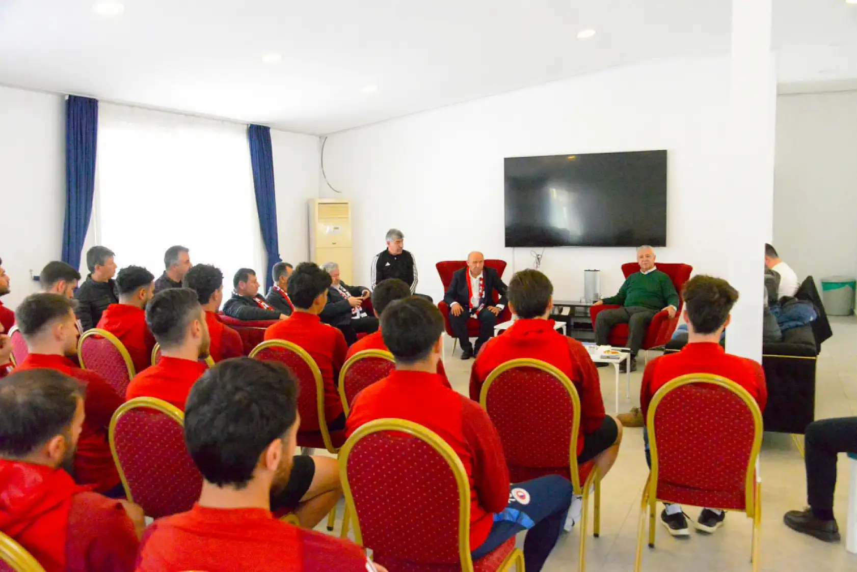 Otgöz'den Fethiyespor ziyareti, stadyum süreci değerlendirildi