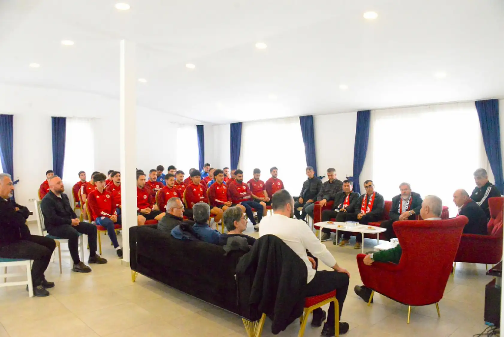 Otgöz'den Fethiyespor ziyareti, stadyum süreci değerlendirildi