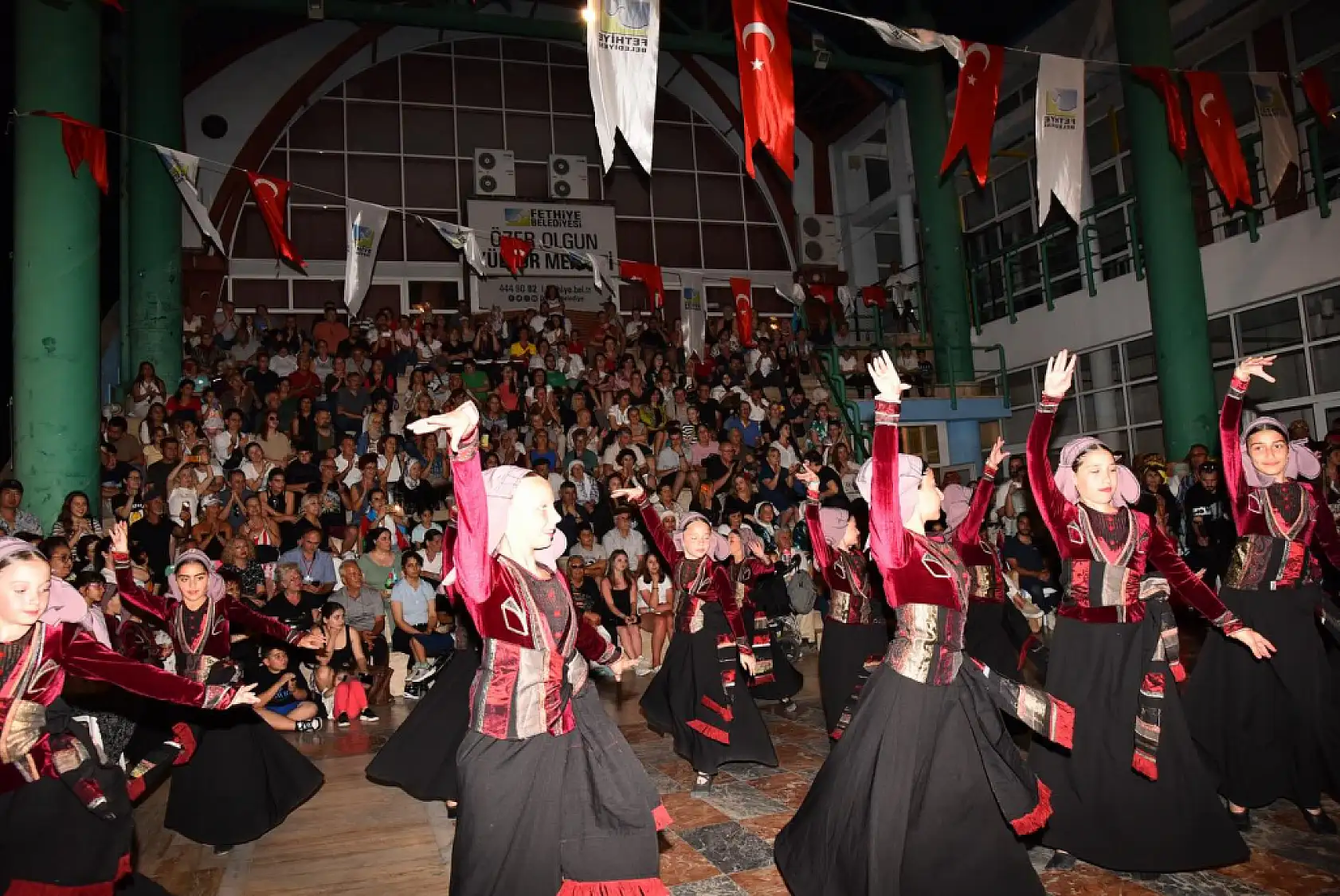 Fethiye'de Uluslararası Dans Şöleni Kültürler Sahne Aldı