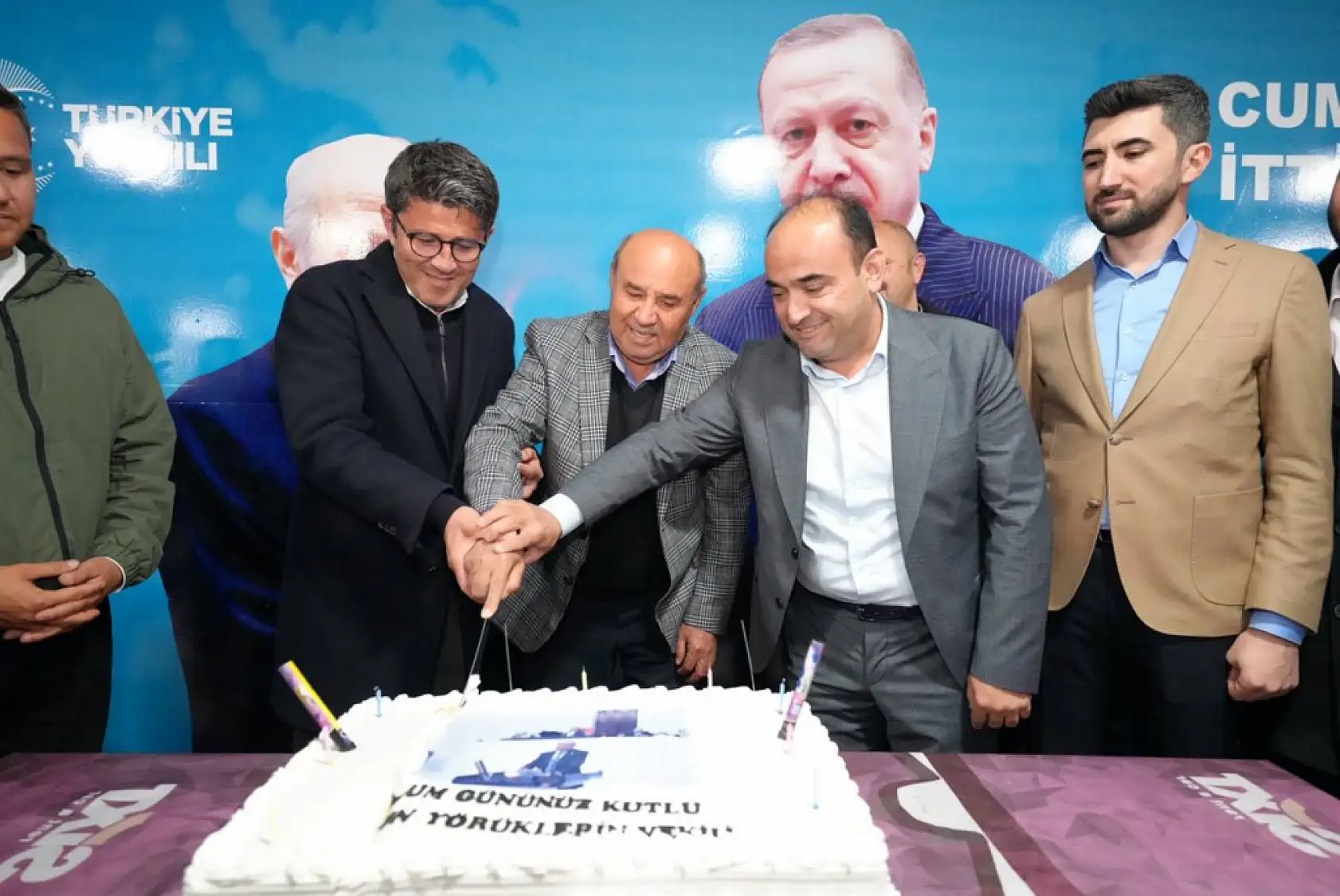 Başkan Akdenizli'den Milletvekili Otgöz'e Süpriz Doğum Günü