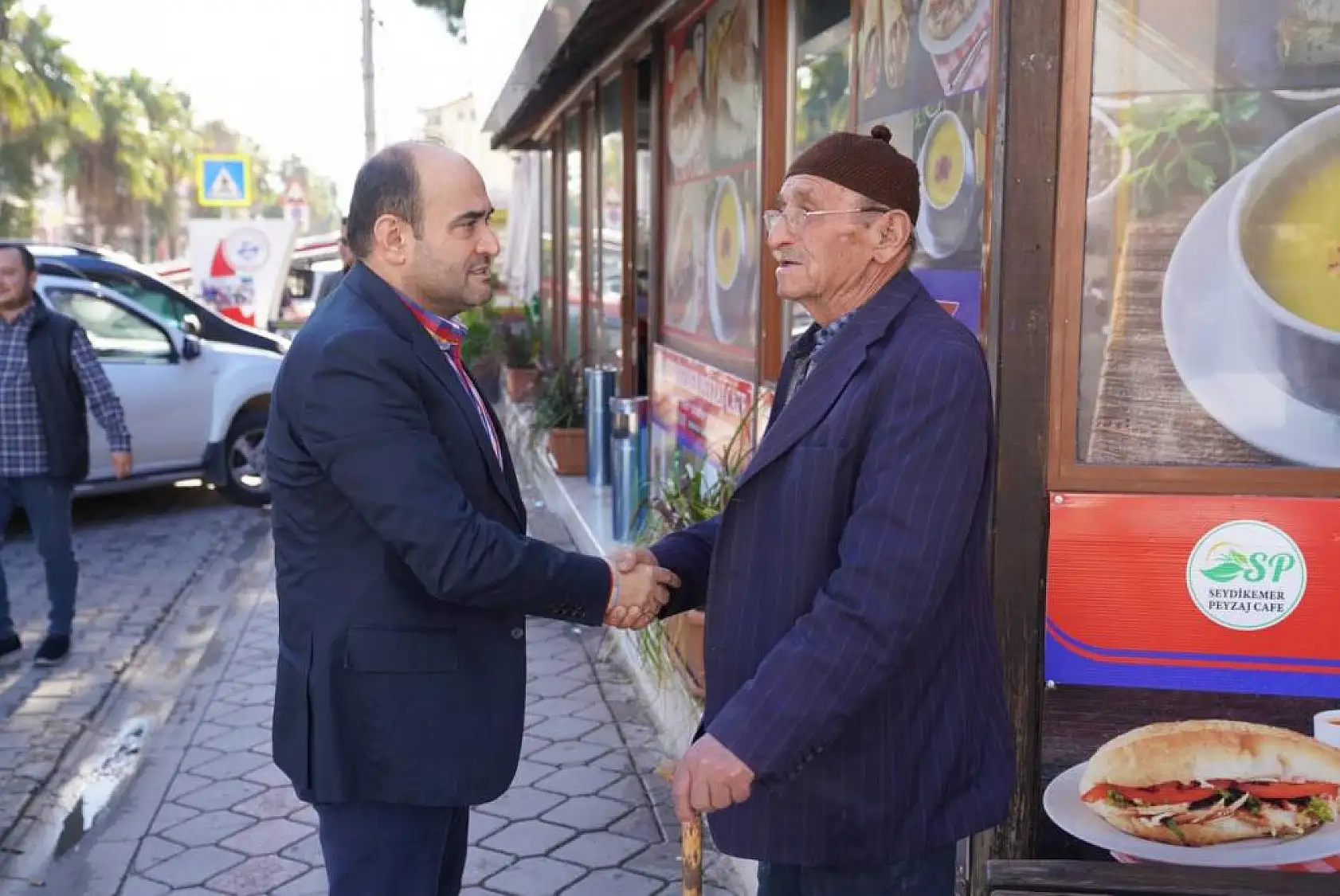 Başkan Akdenizli, Gönüllere Dokunuyor