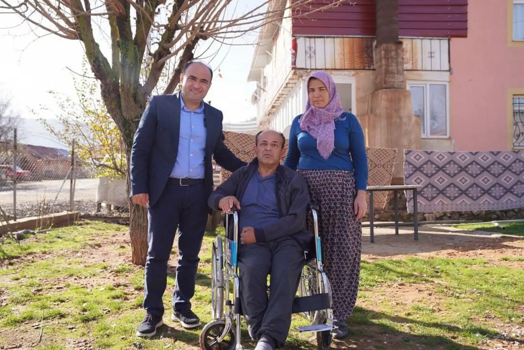 Başkan Akdenizli'den Engelliler Gününde Anlamlı Davranış