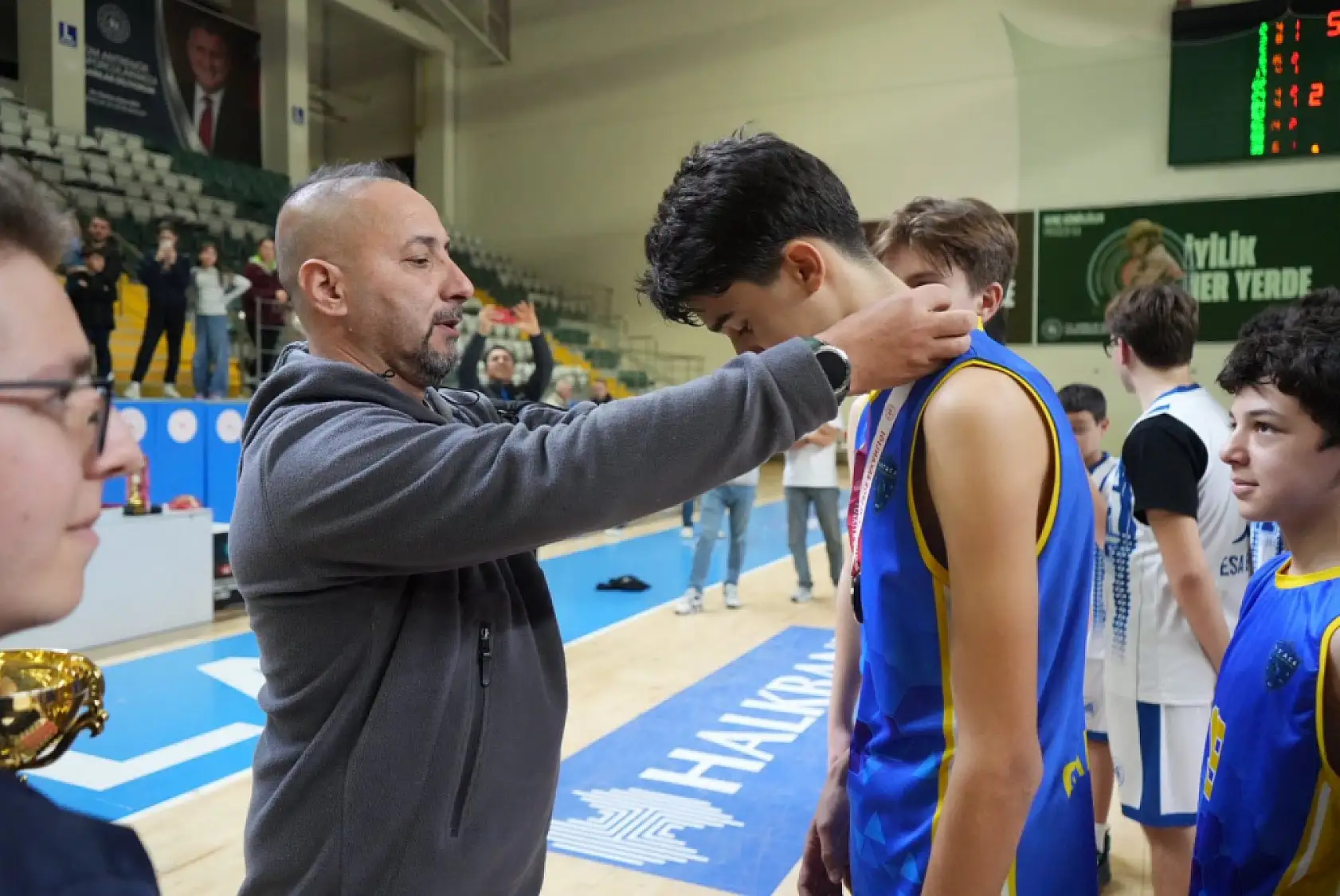 Muğla'da U14 basketbol nefes kesti
