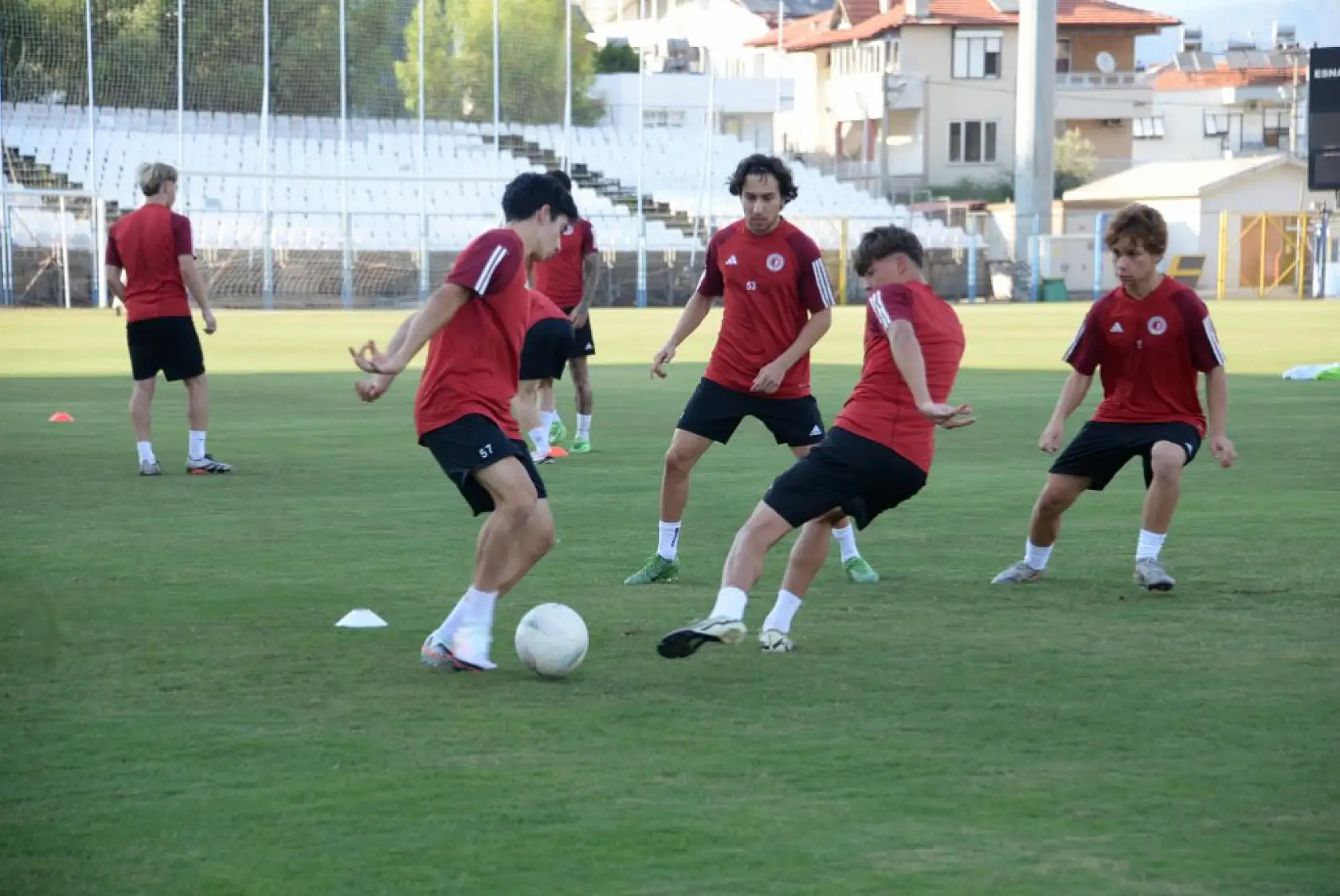 Fethiyespor'da Genç Yeteneklerle Yeni Sezon Hazırlıkları Başladı
