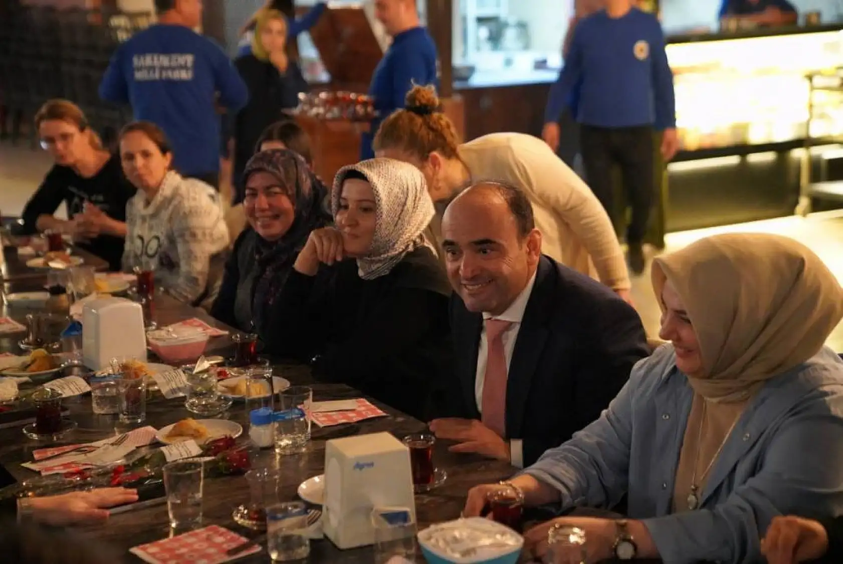 Başkan Akdenizli, Kadın Esnaflarla Bir Araya Geldi