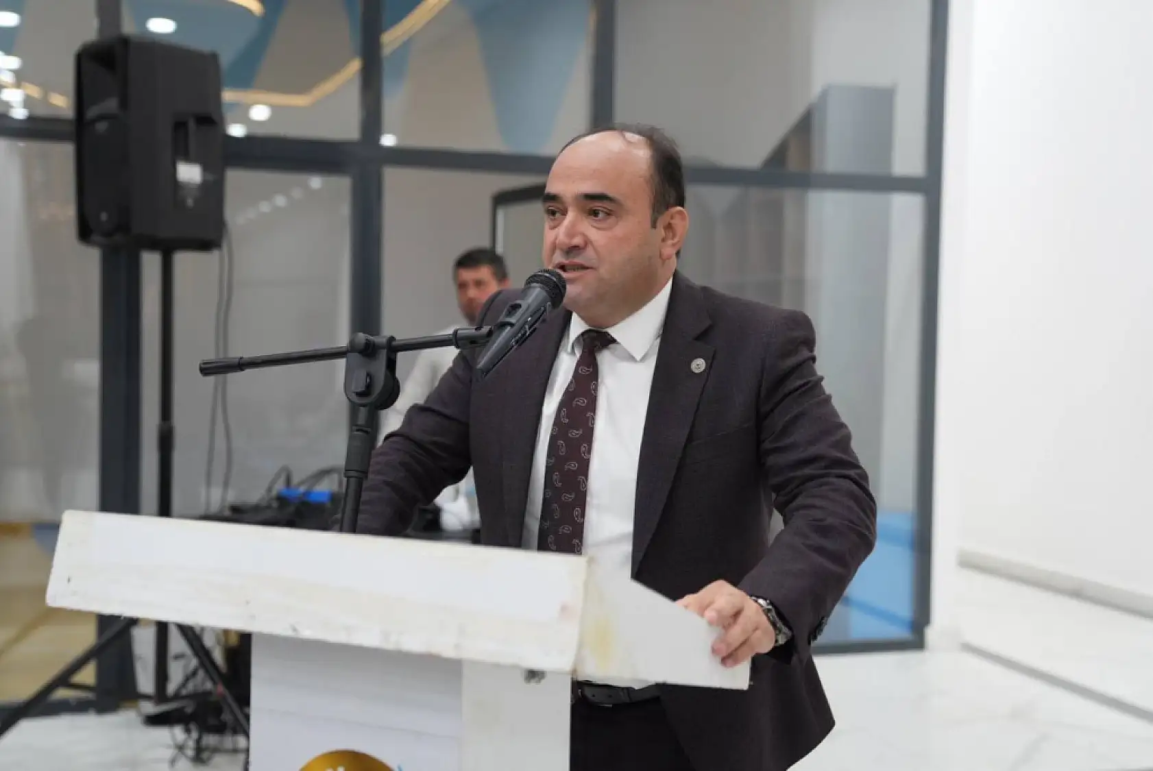 Başkan Akdenizli Belediyedeki Kadın Personelin Gününü Kutladı